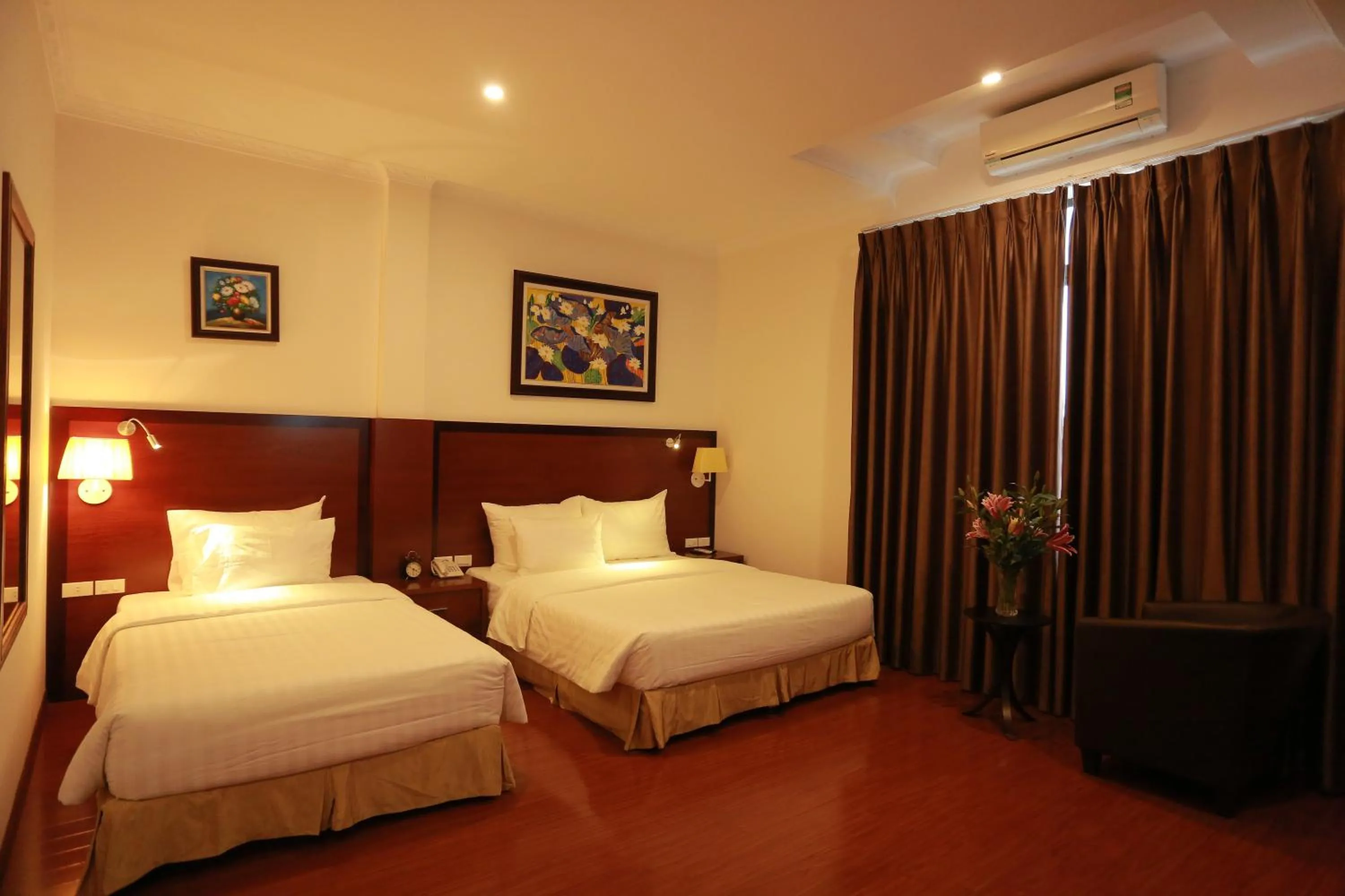 Bed in The Melbourne Hotel