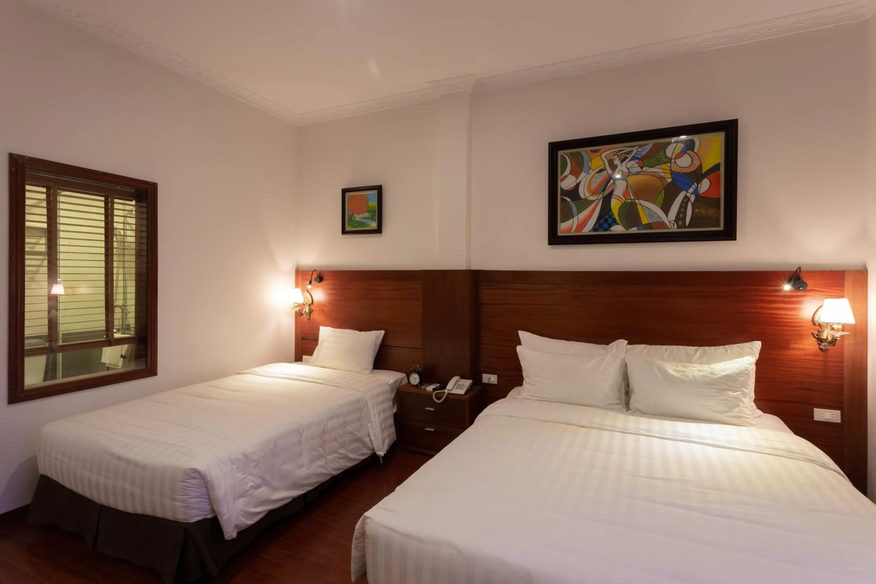 Bed in The Melbourne Hotel