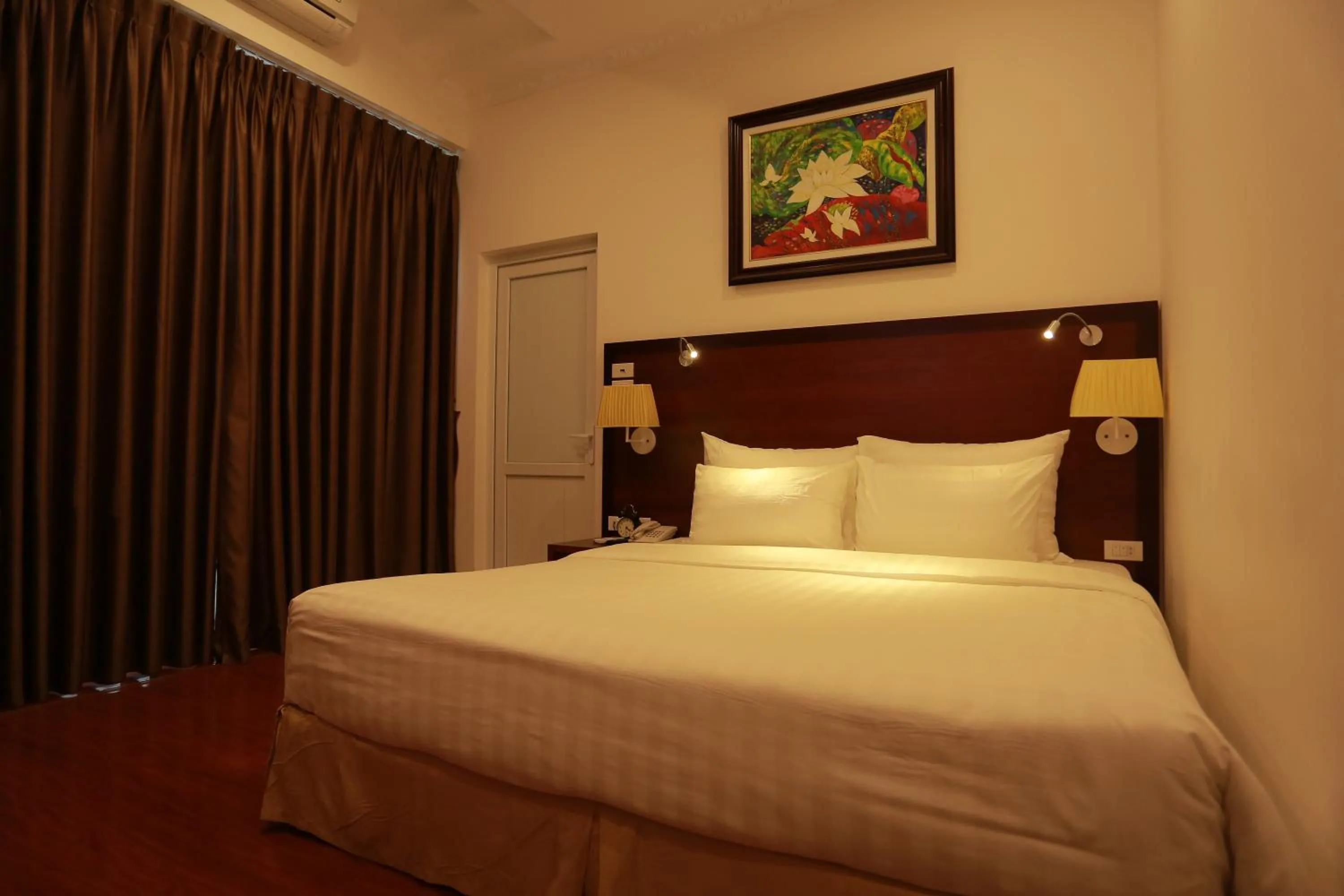 Bed in The Melbourne Hotel