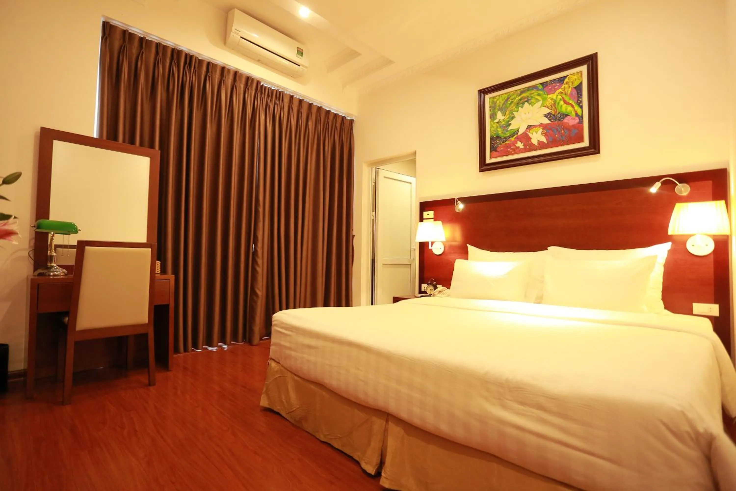 Bed in The Melbourne Hotel