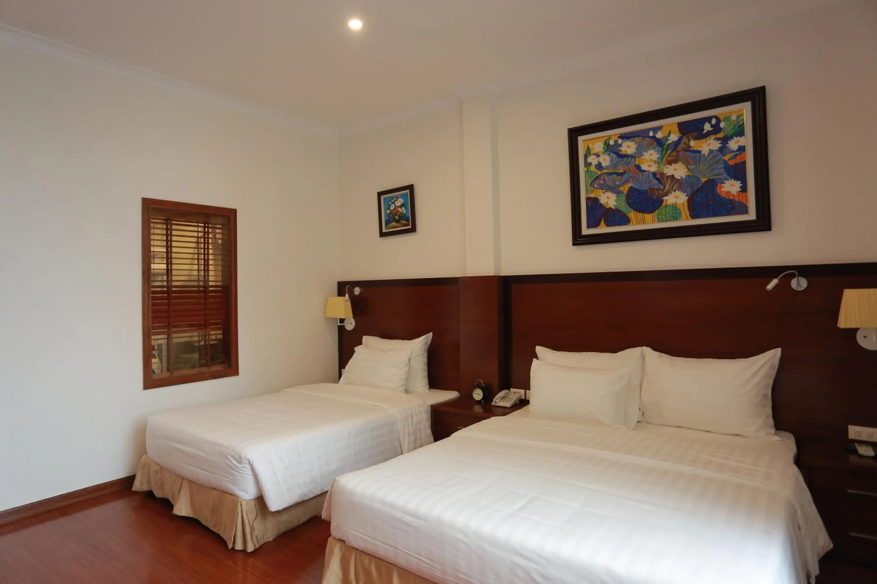 Bed in The Melbourne Hotel
