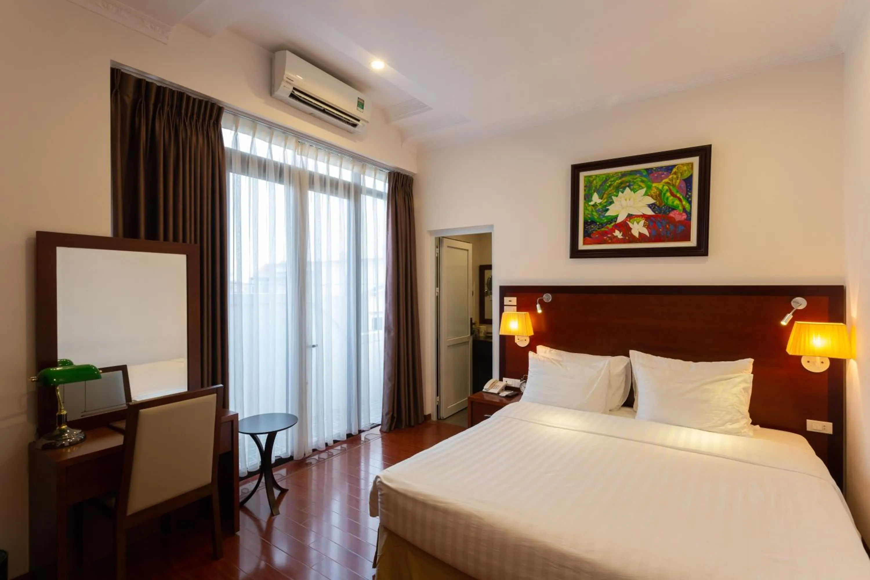 Bed in The Melbourne Hotel