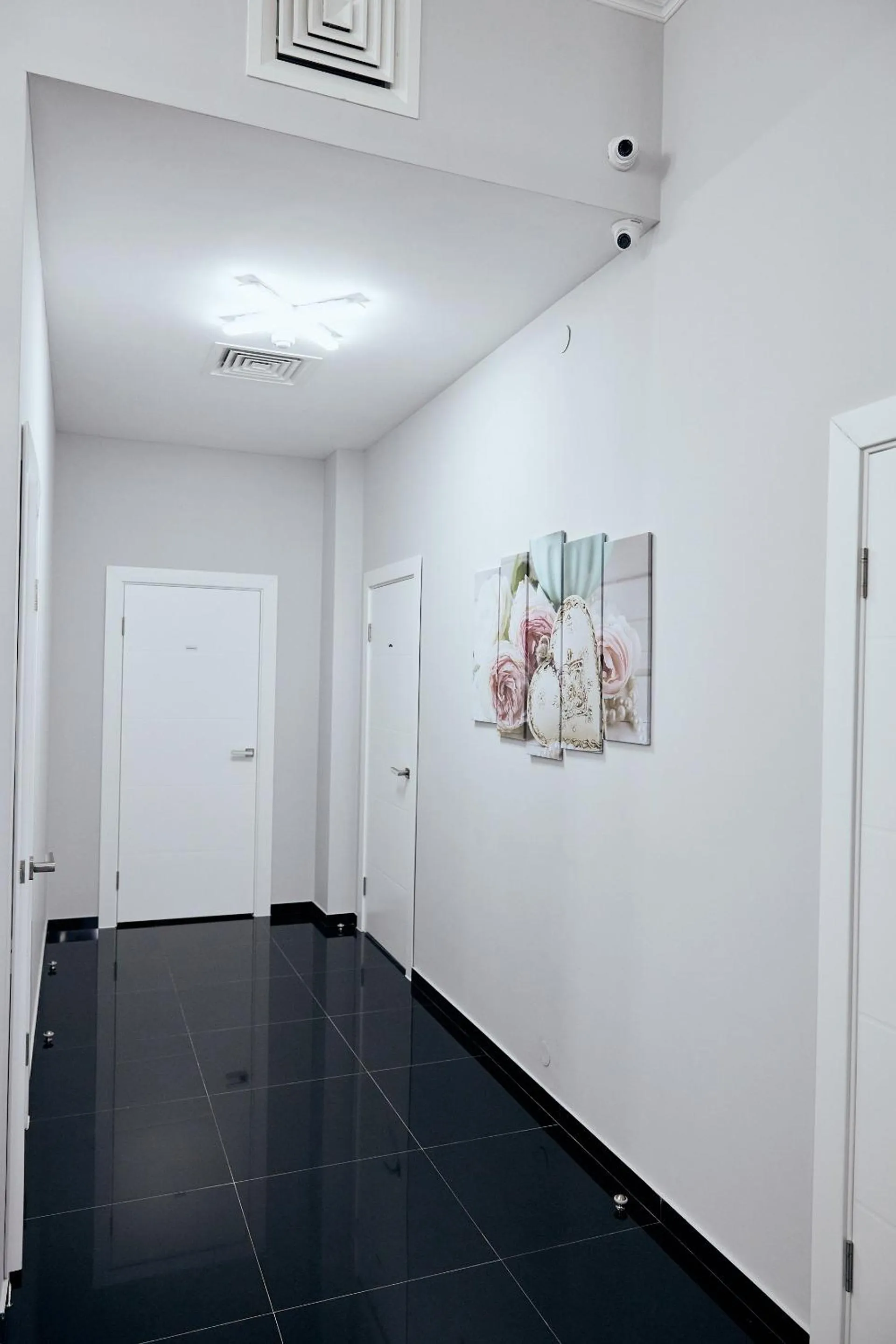 Communal lounge/ TV room in Hotel Kapsula