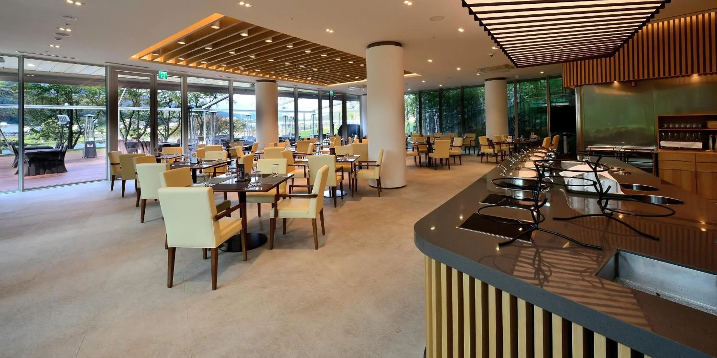 Restaurant/places to eat in Midas Hotel & Resort Restaurant/places to eat in Midas Hotel & Resort