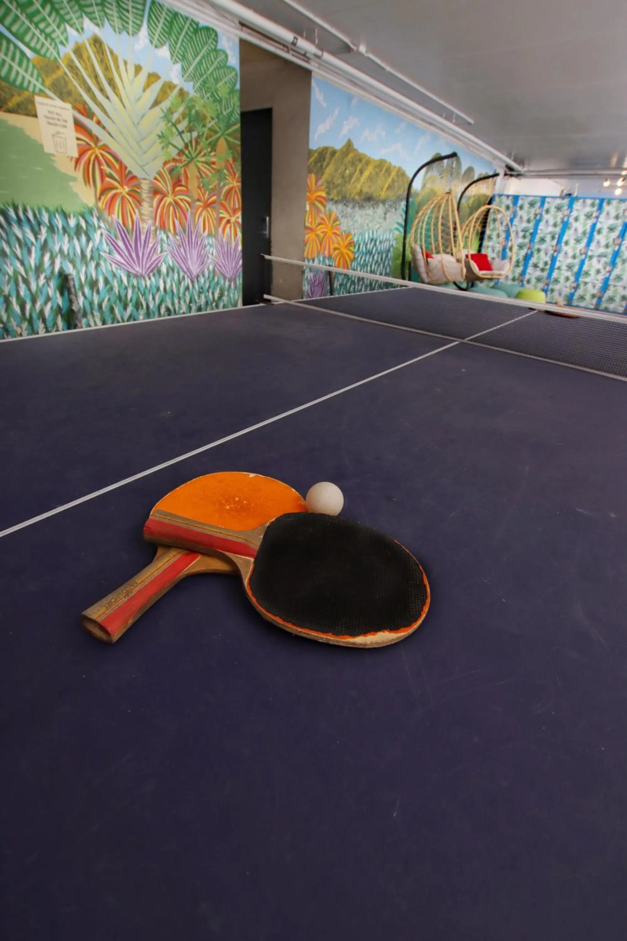 Property building in Waikiki Beachside Hostel