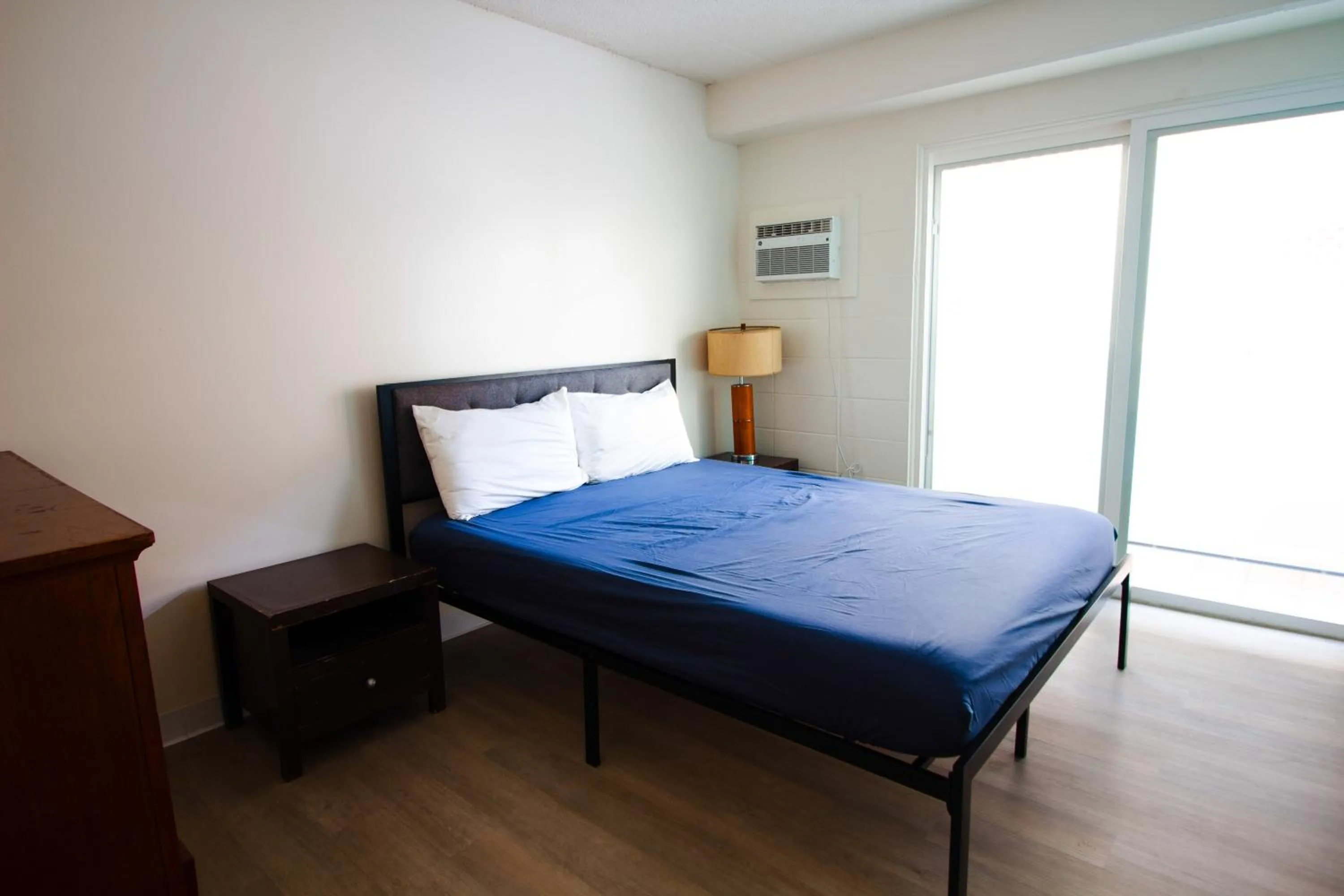 Bed in Waikiki Beachside Hostel