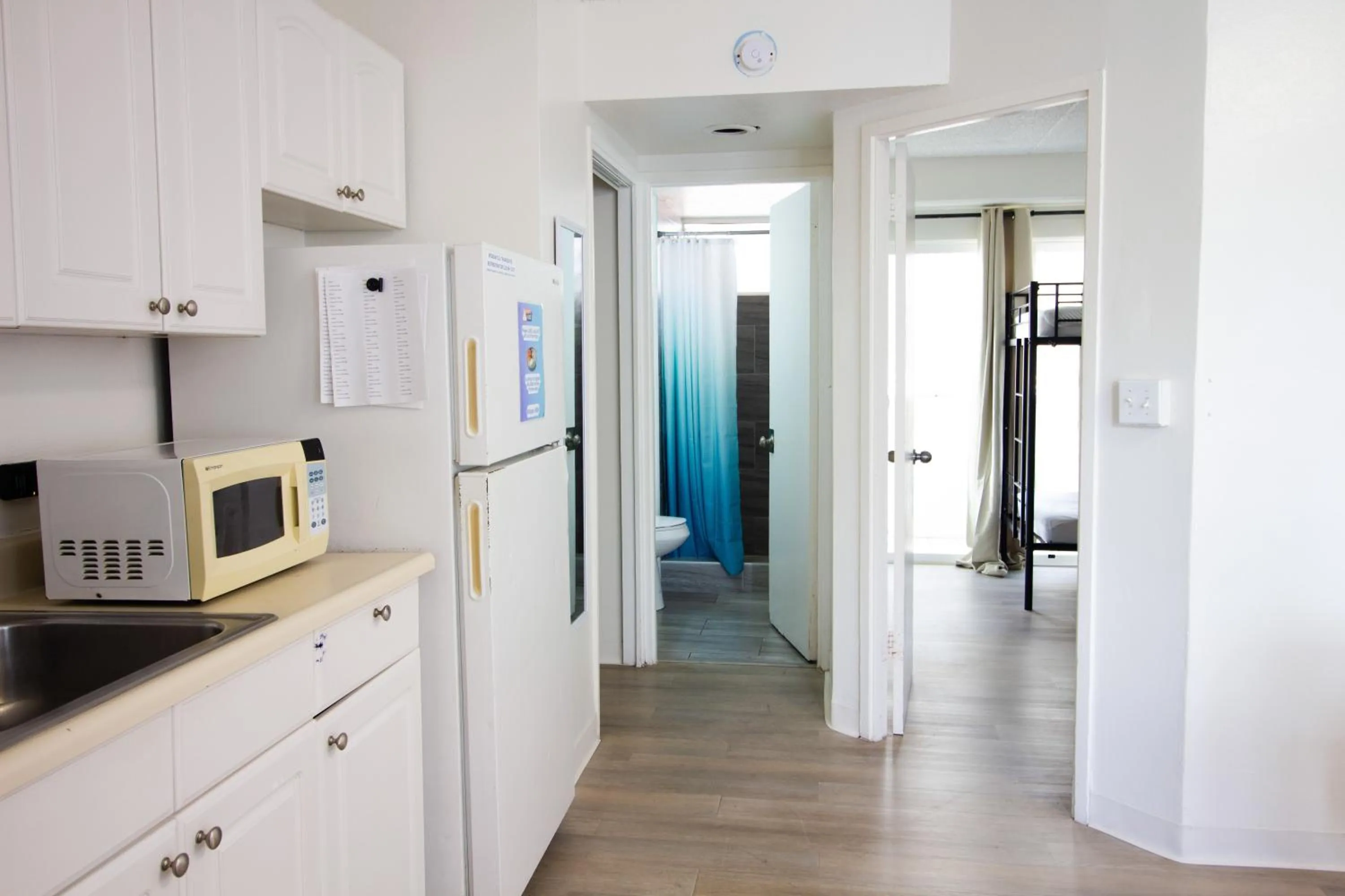 Waikiki Beachside Hostel