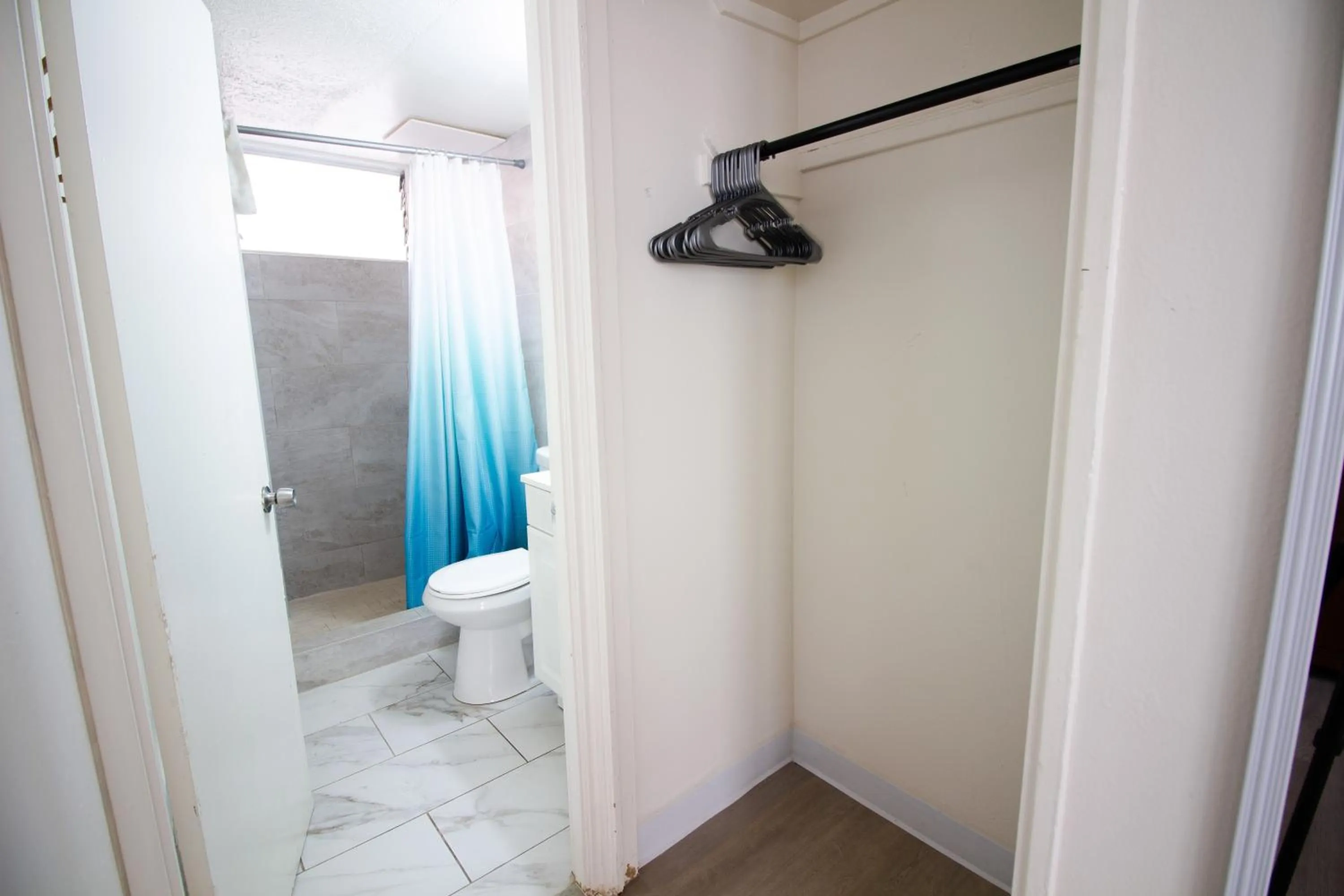 Waikiki Beachside Hostel