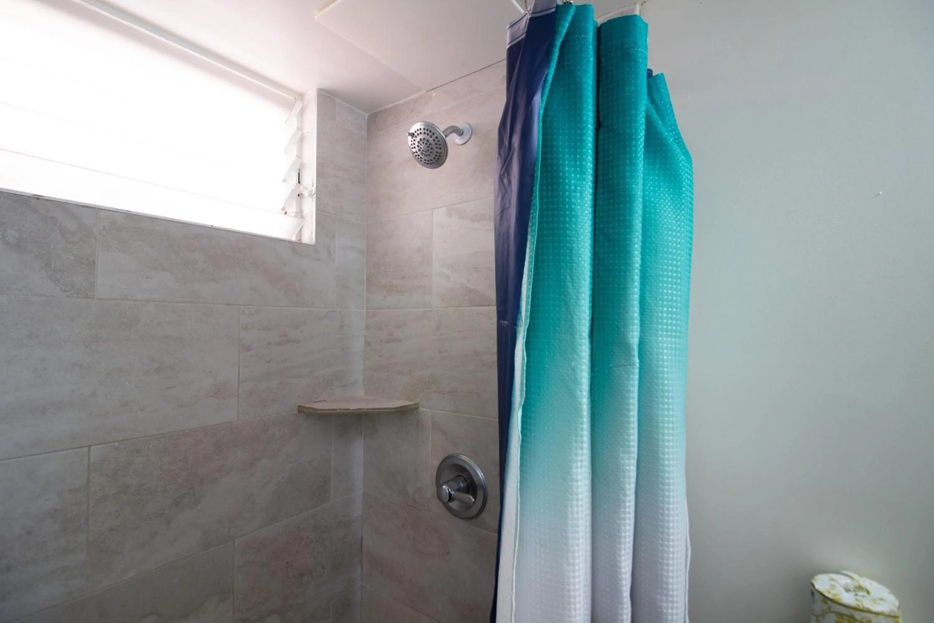 Waikiki Beachside Hostel