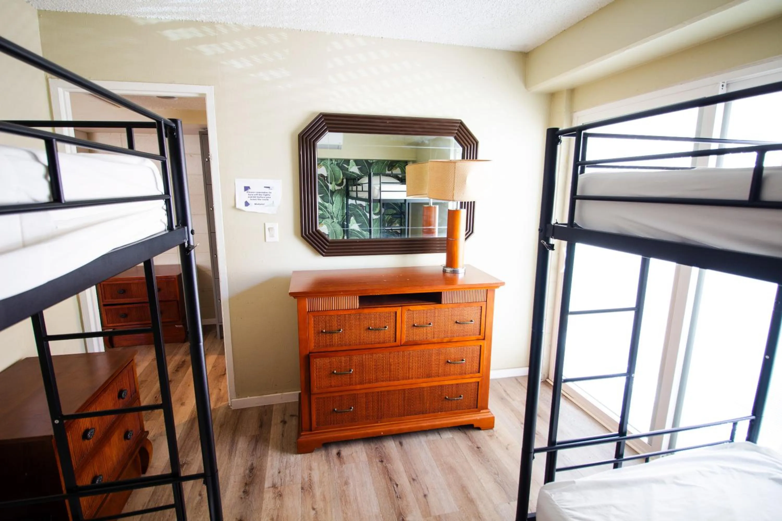 Bed in Waikiki Beachside Hostel