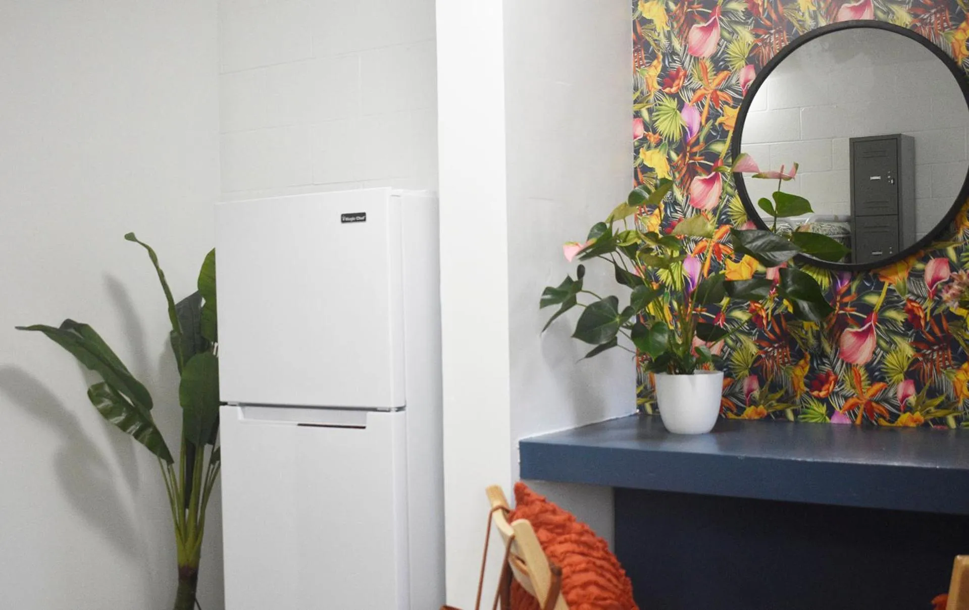 Property building in Waikiki Beachside Hostel