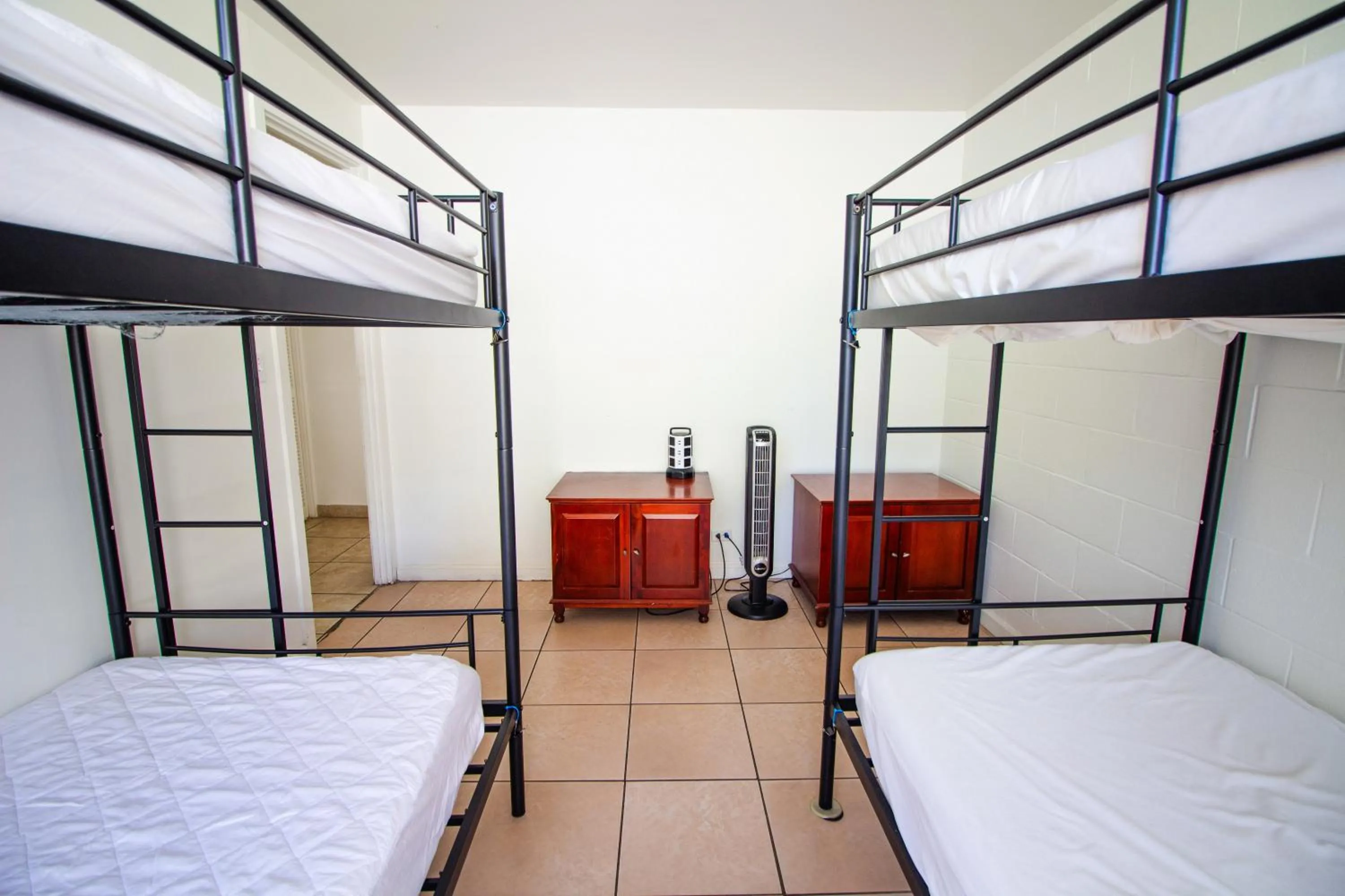 Bed in Waikiki Beachside Hostel