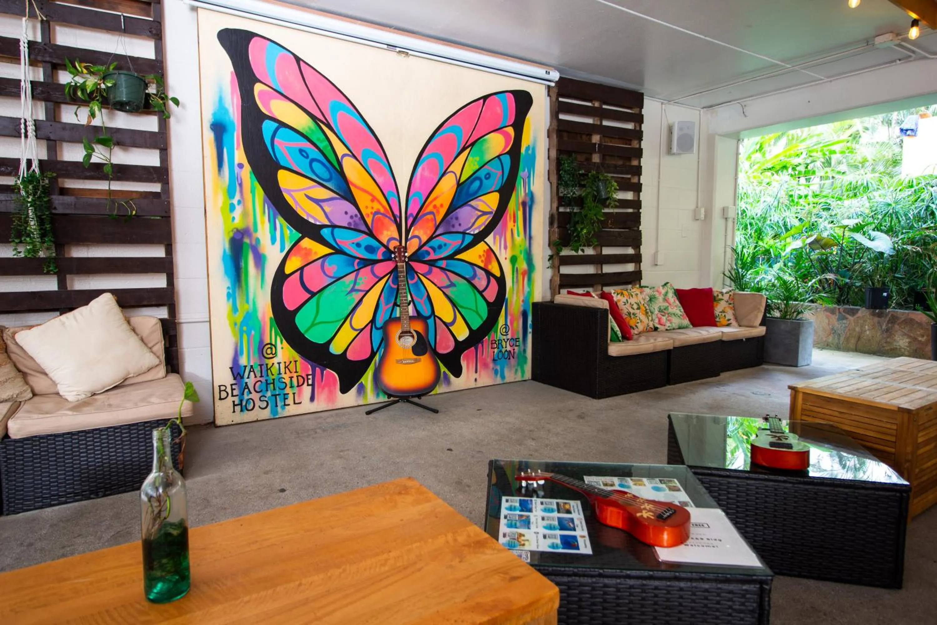 Lounge or bar in Waikiki Beachside Hostel