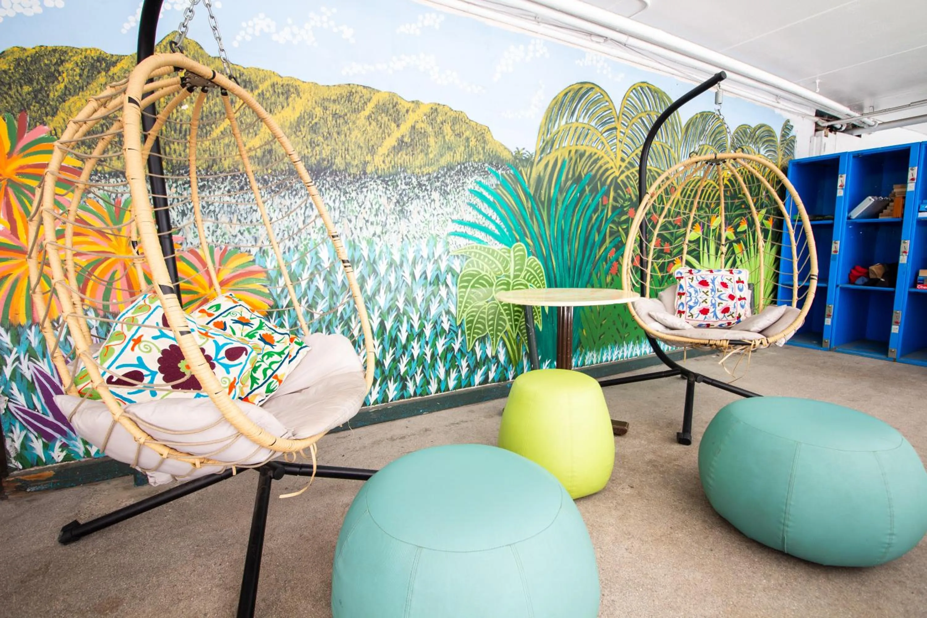 Waikiki Beachside Hostel