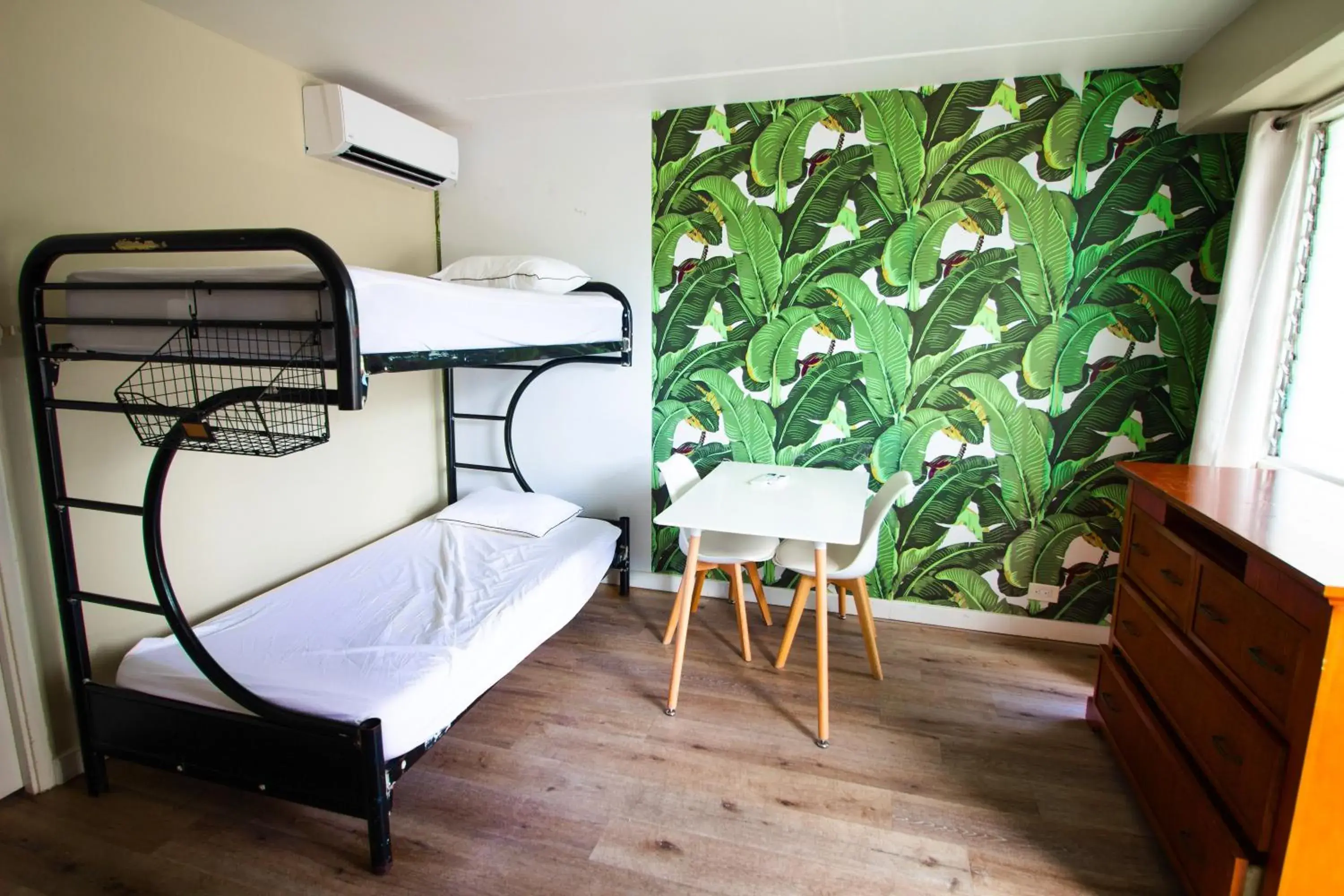 Bed in Waikiki Beachside Hostel Bed in Waikiki Beachside Hostel