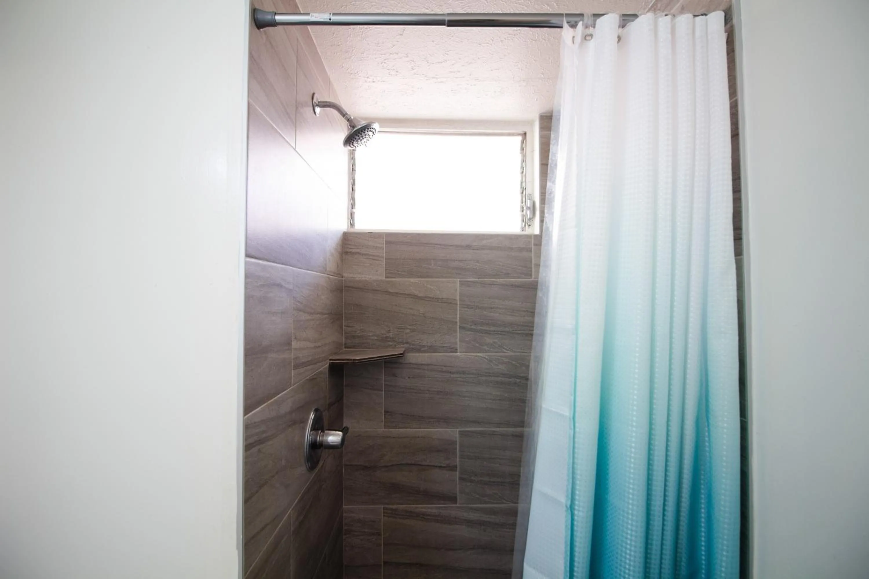 Waikiki Beachside Hostel