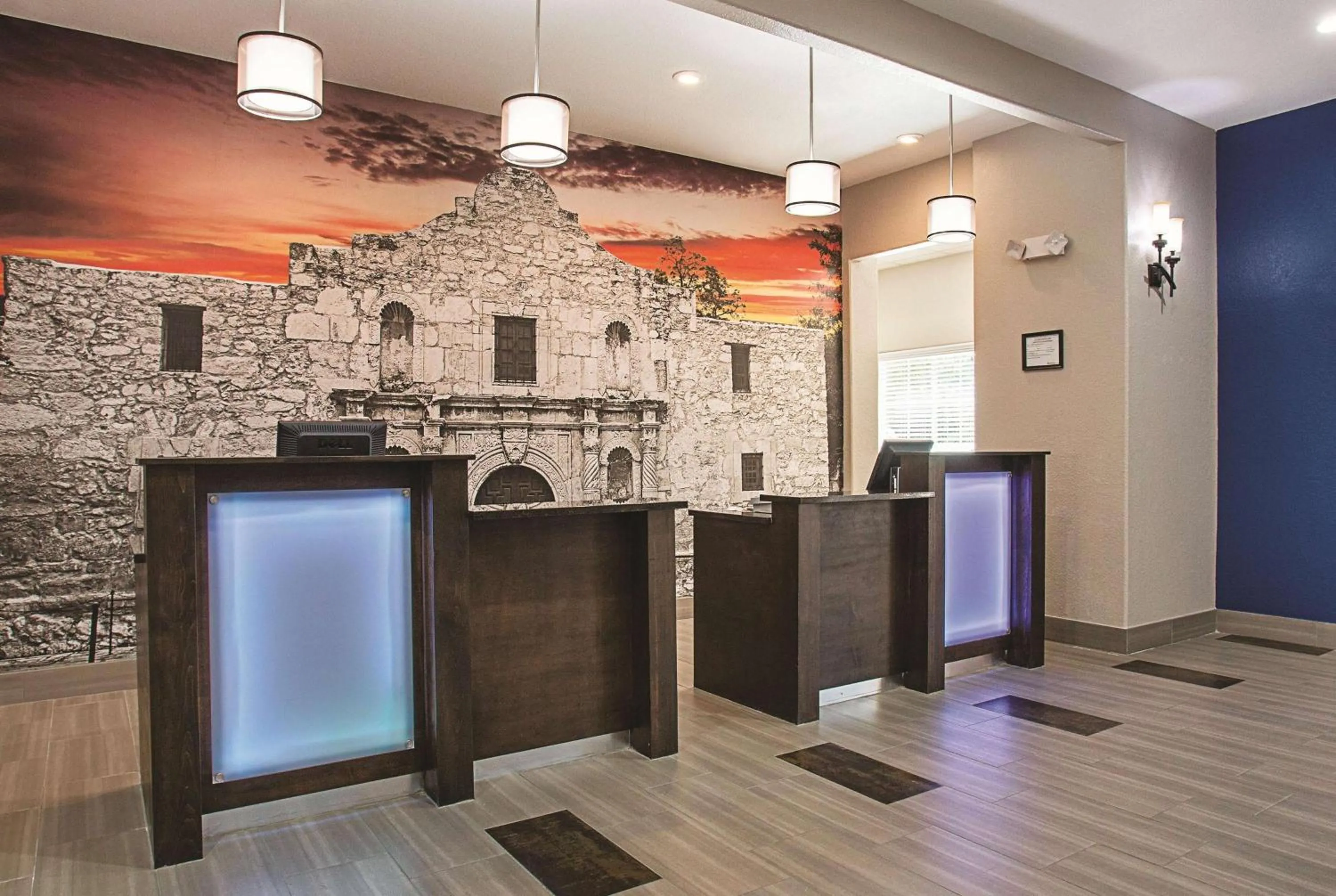 Lobby or reception in La Quinta by Wyndham San Antonio Northwest