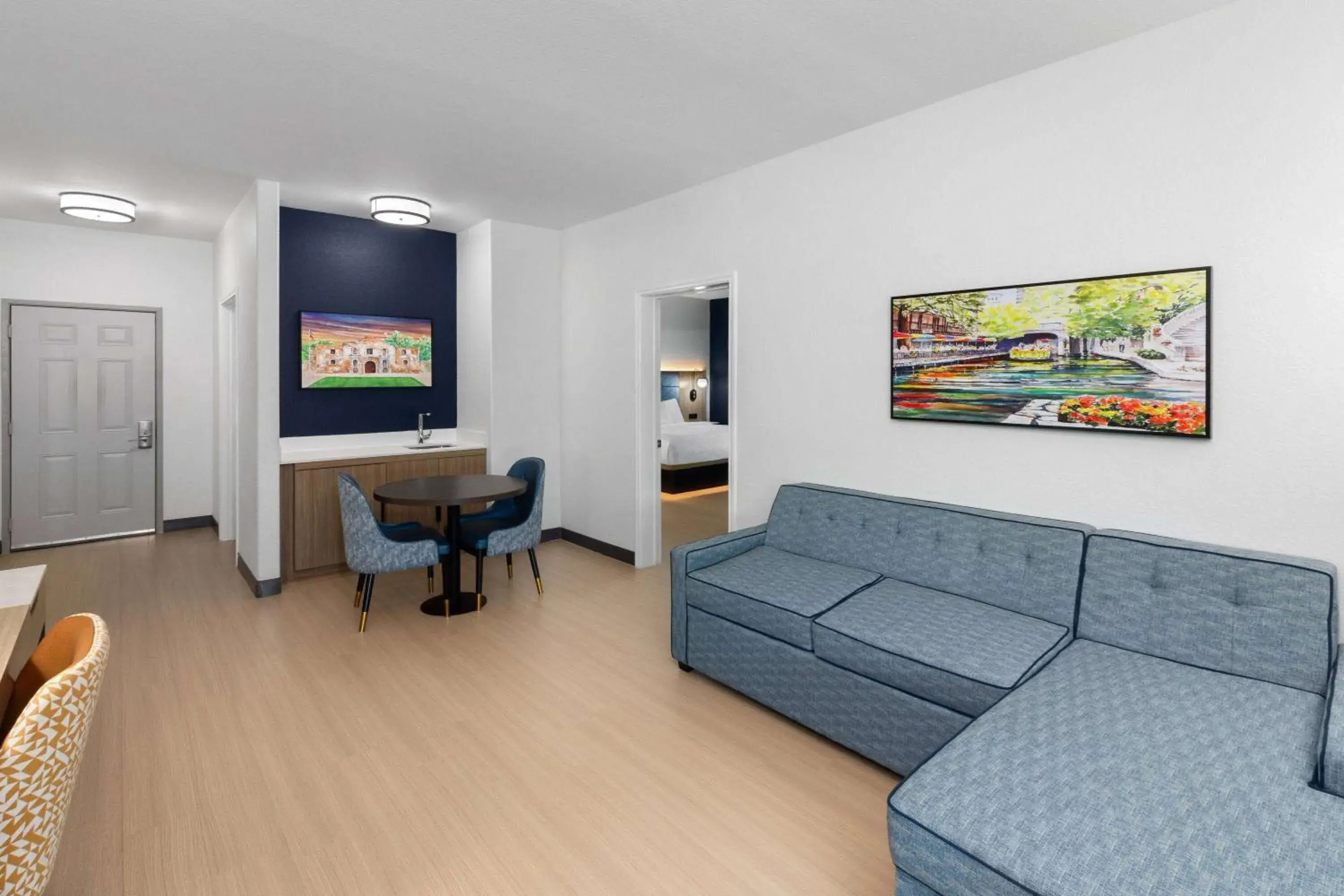 Family Suite in La Quinta by Wyndham San Antonio Northwest Family Suite in La Quinta by Wyndham San Antonio Northwest