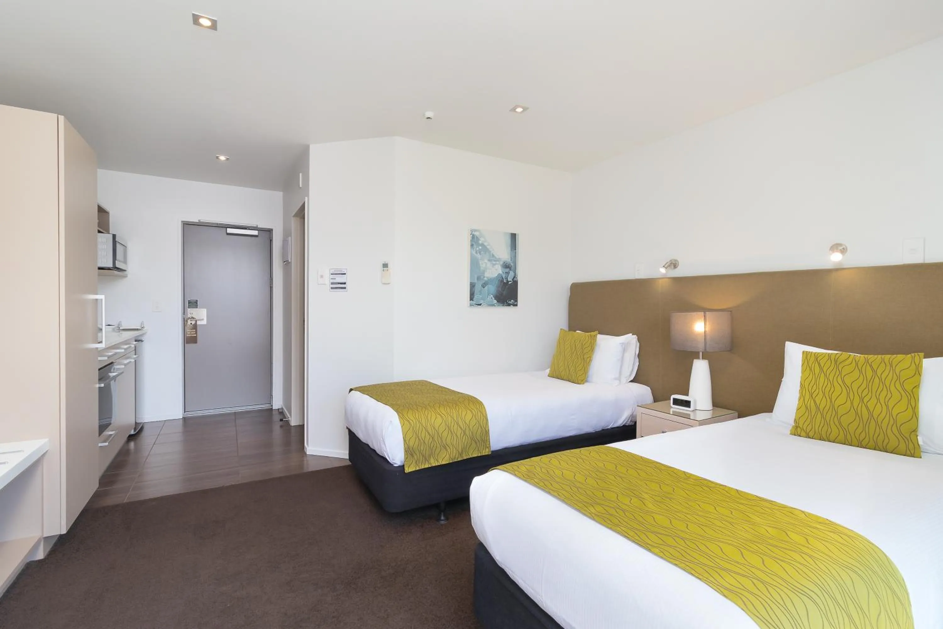 Photo of the whole room, Bed in Century Park