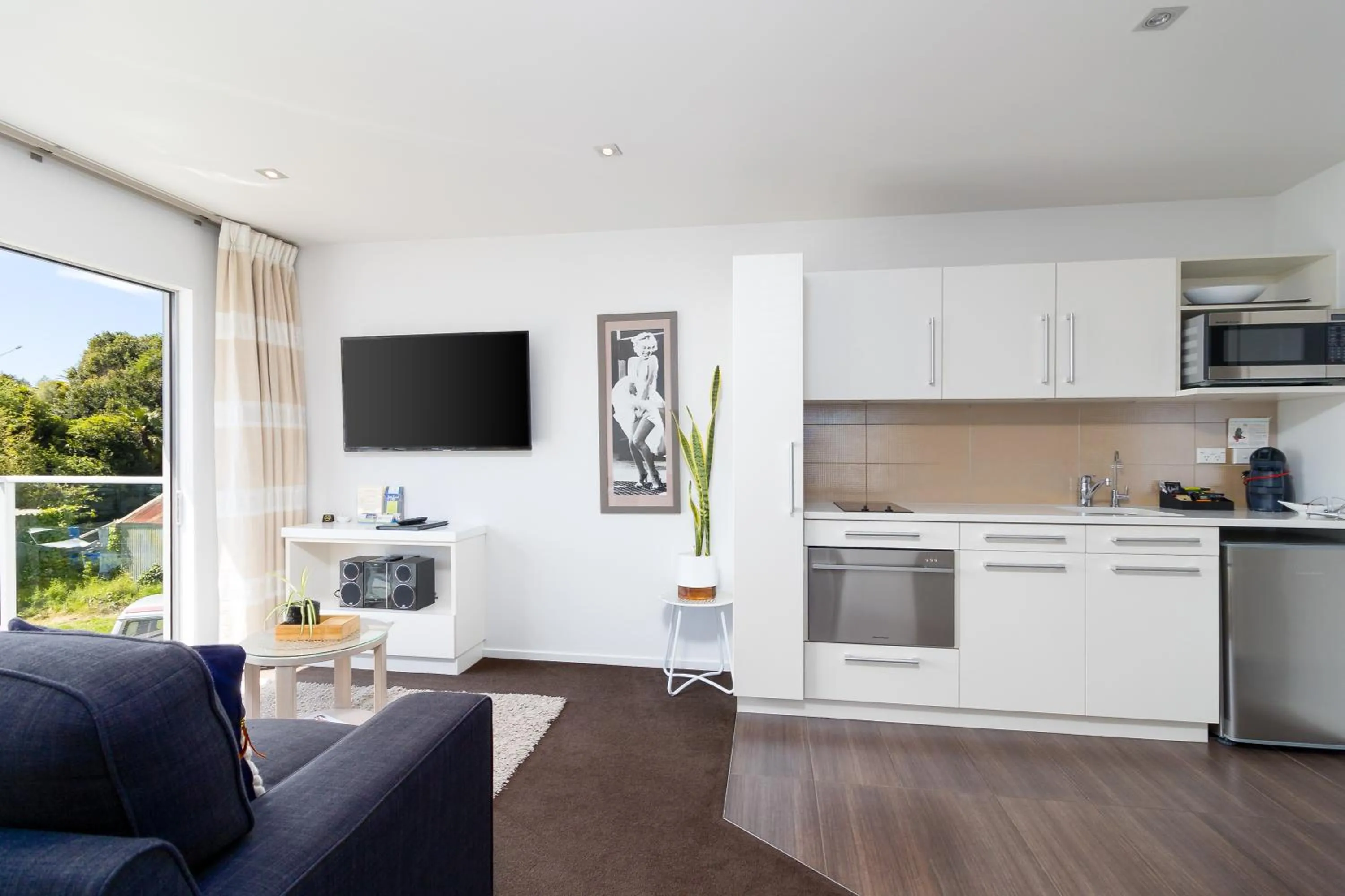 Kitchen or kitchenette in Century Park