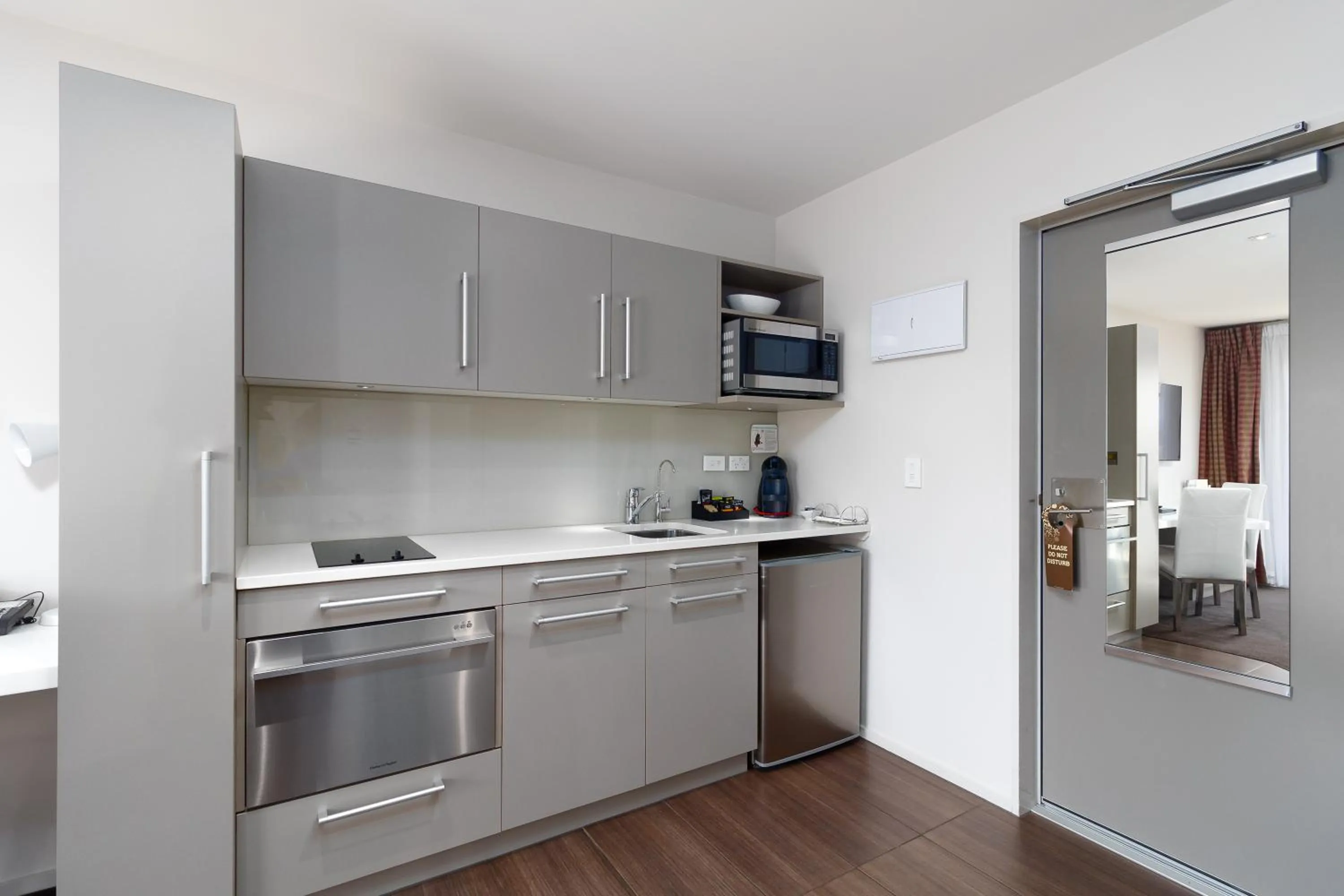 Kitchen or kitchenette in Century Park