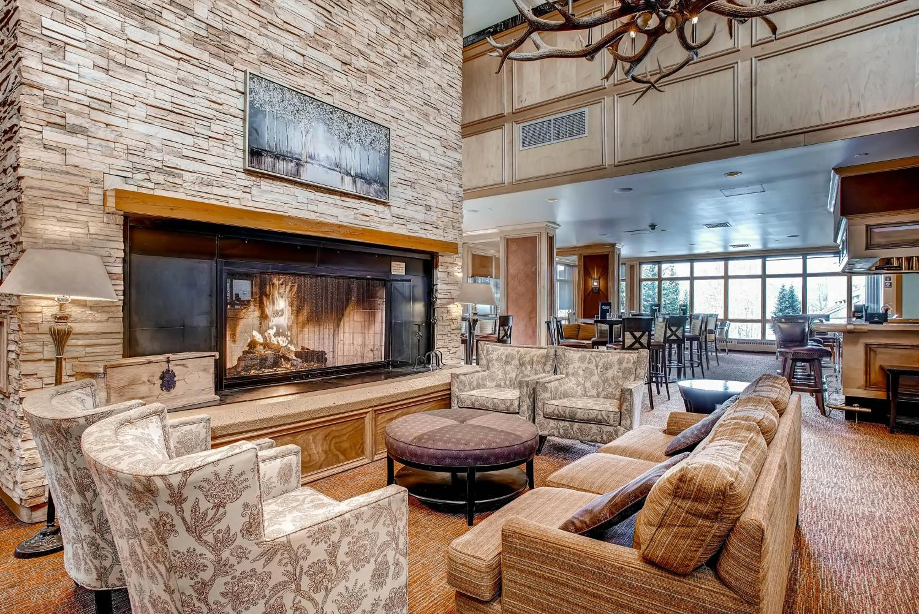 Lounge or bar in The Keystone Lodge and Spa by Keystone Resort
