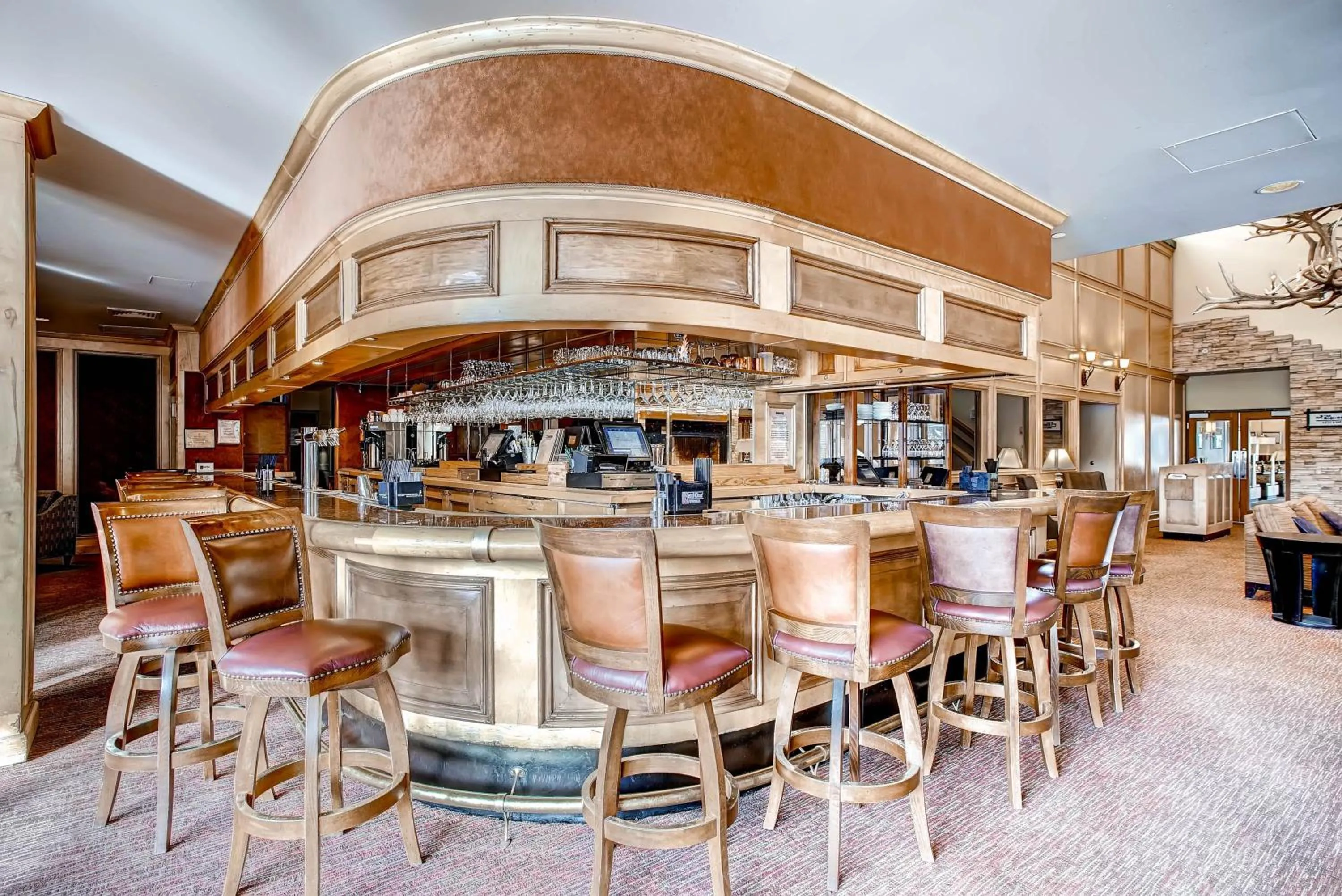 Lounge or bar in The Keystone Lodge and Spa by Keystone Resort