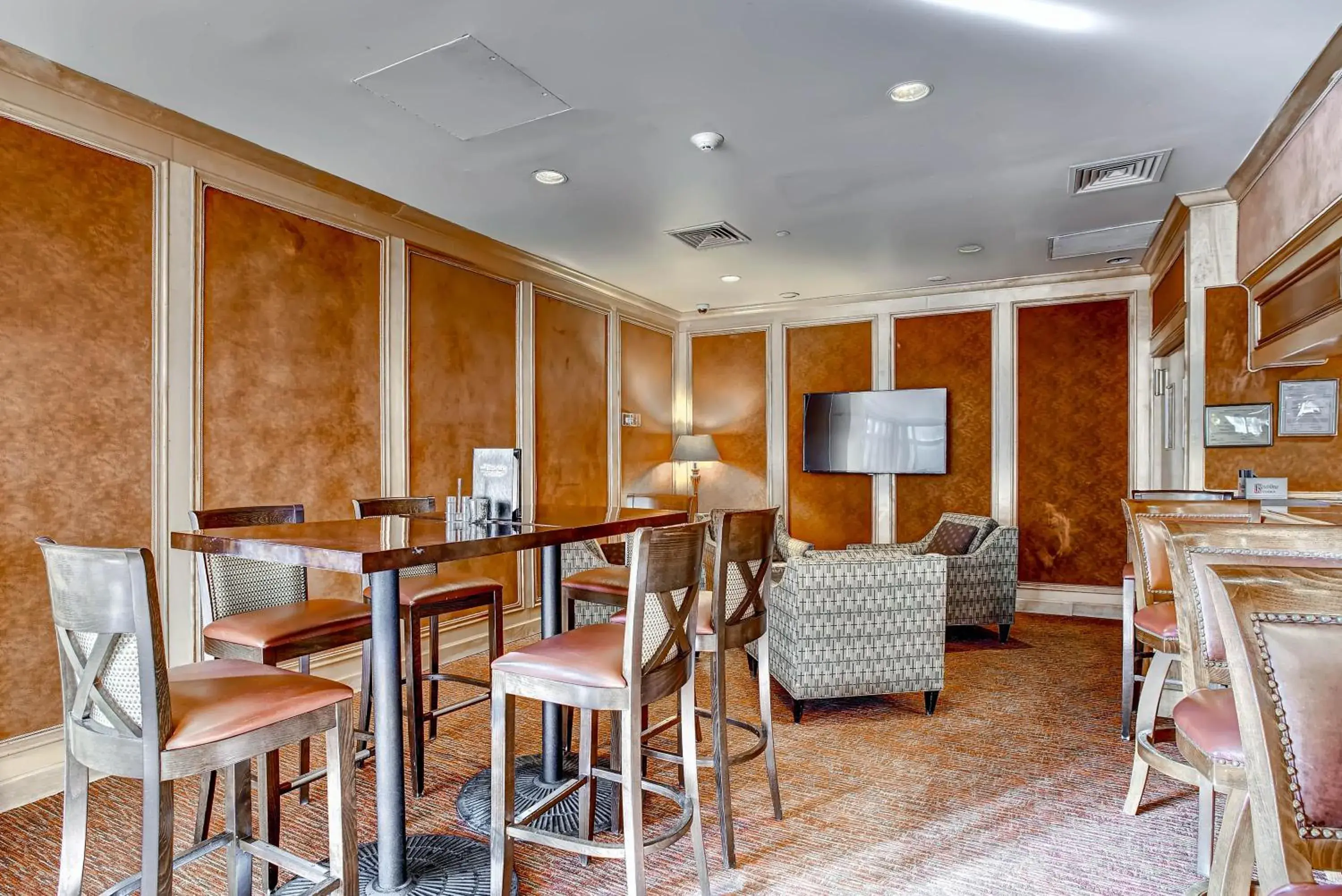 Lounge or bar in The Keystone Lodge and Spa by Keystone Resort Lounge or bar in The Keystone Lodge and Spa by Keystone Resort