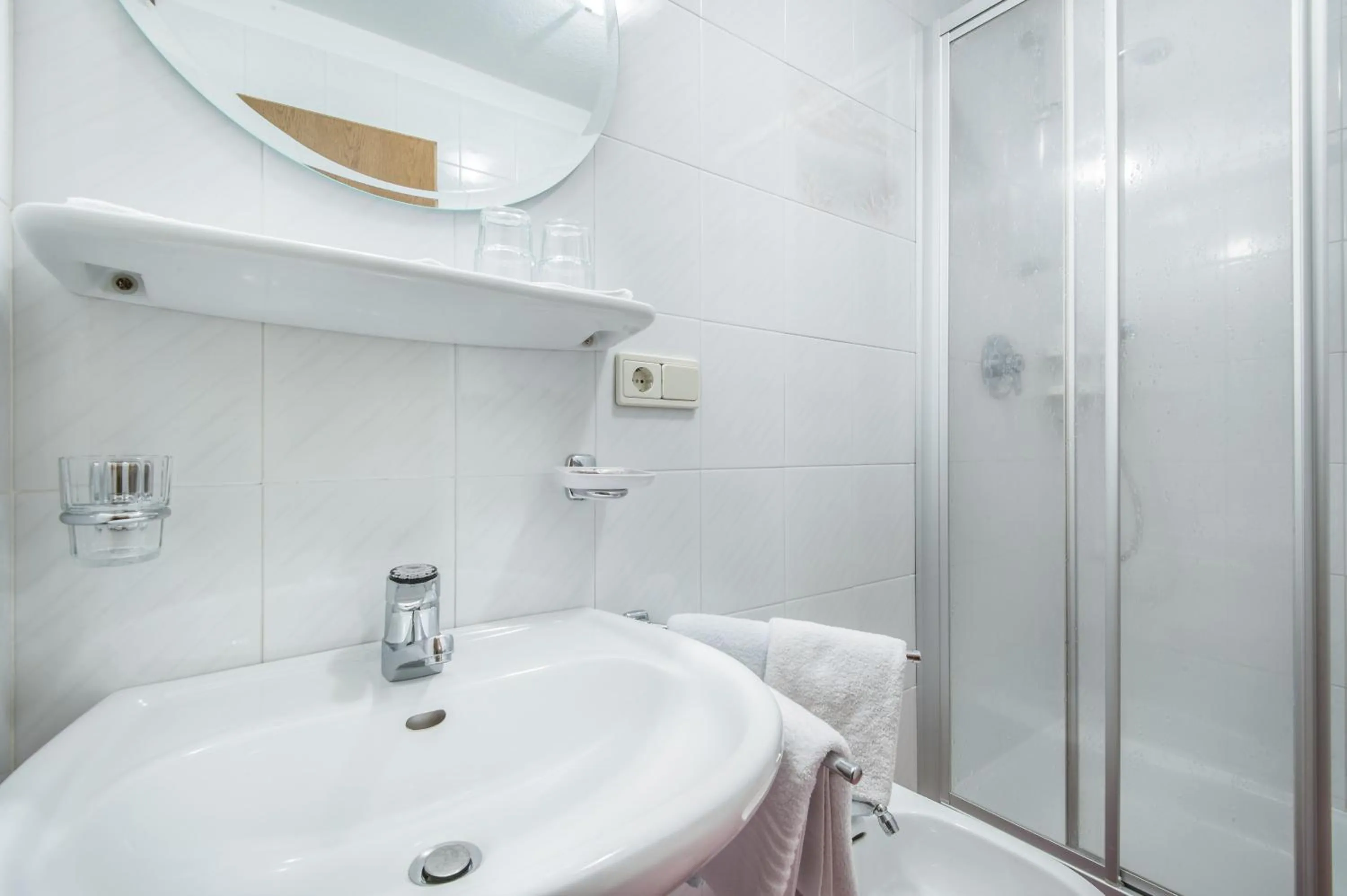 Shower in Garnì Piz da L'Ander