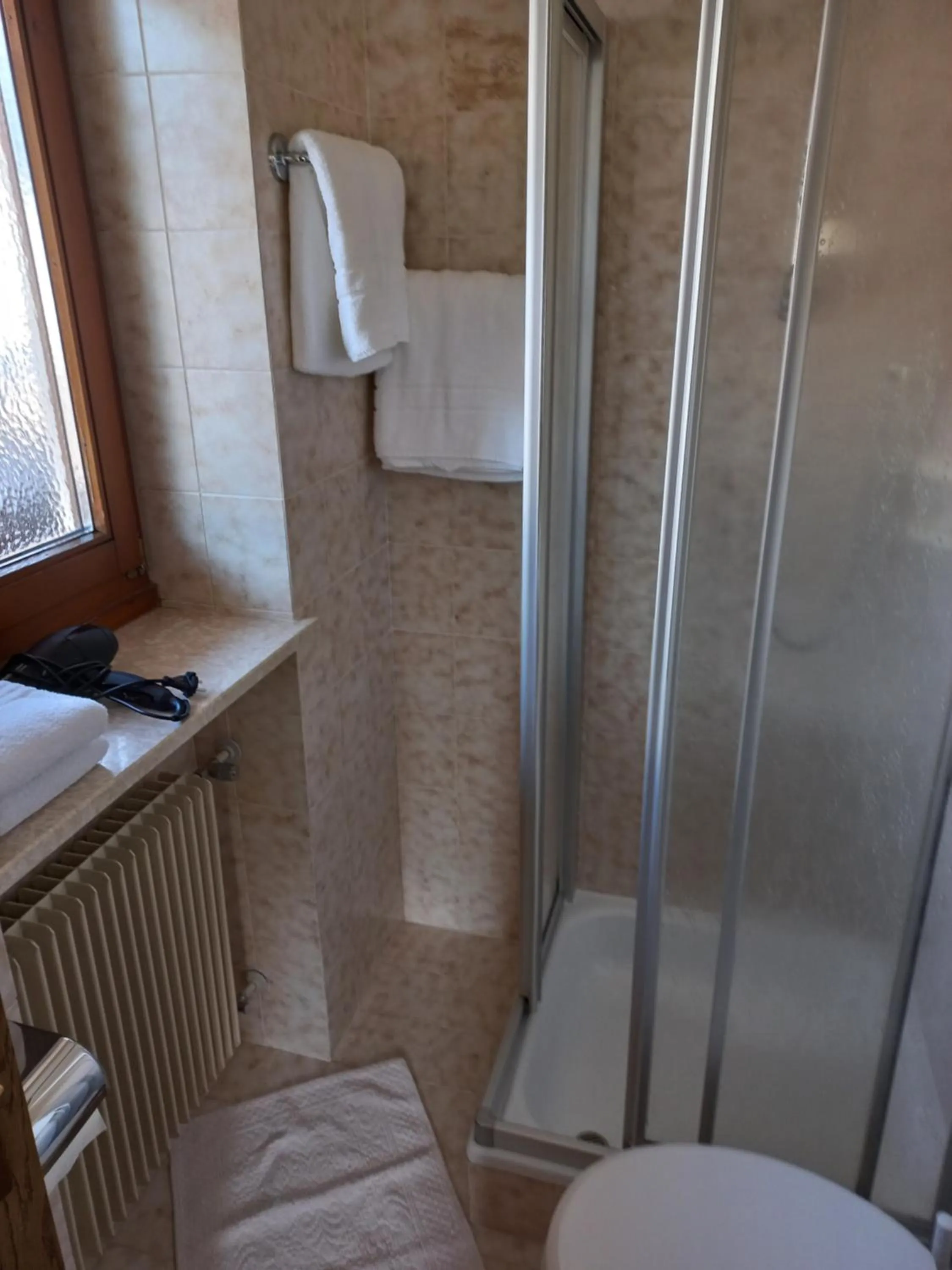 Shower in Garnì Piz da L'Ander