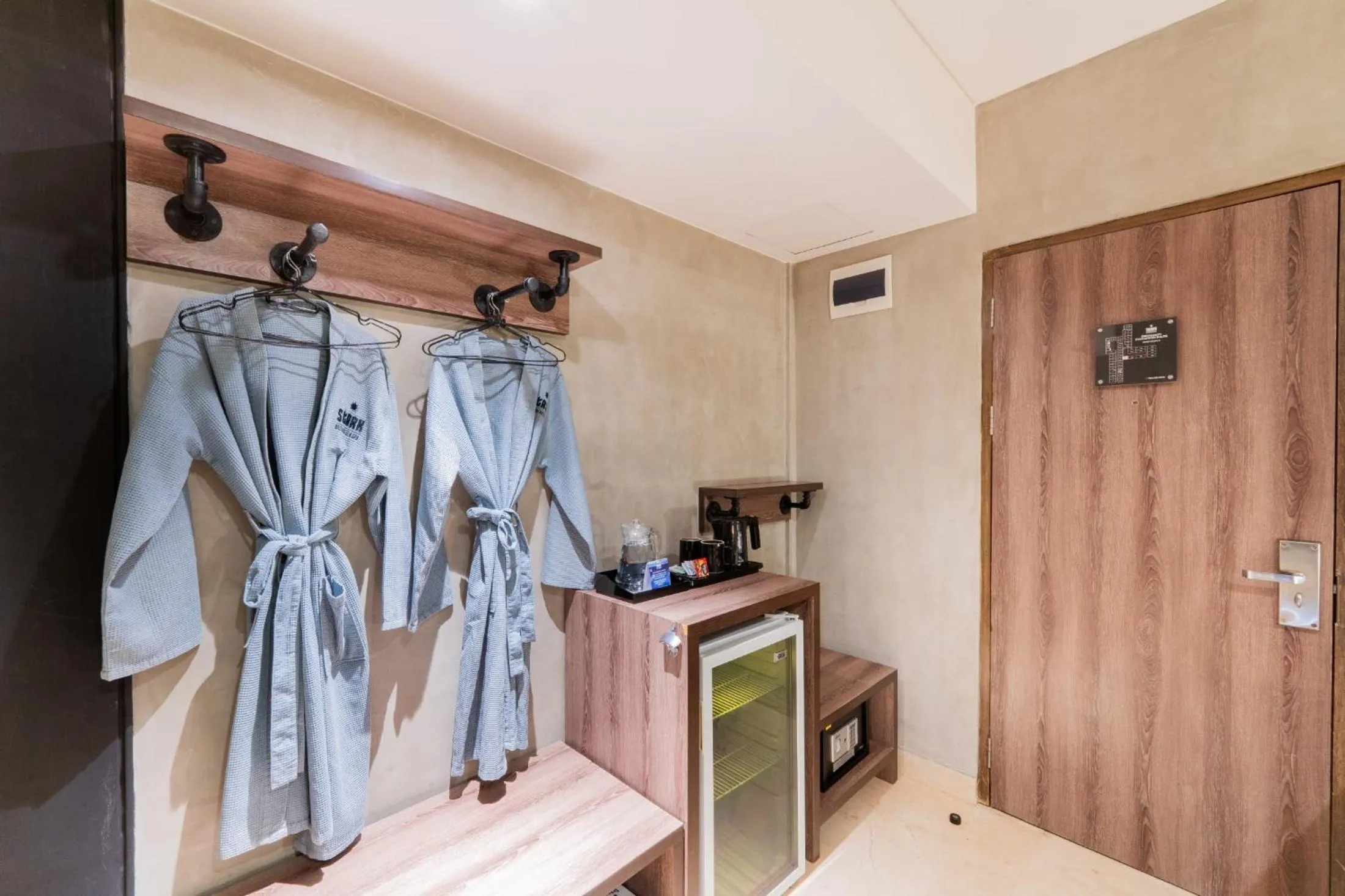 wardrobe in Stark Boutique Hotel and Spa