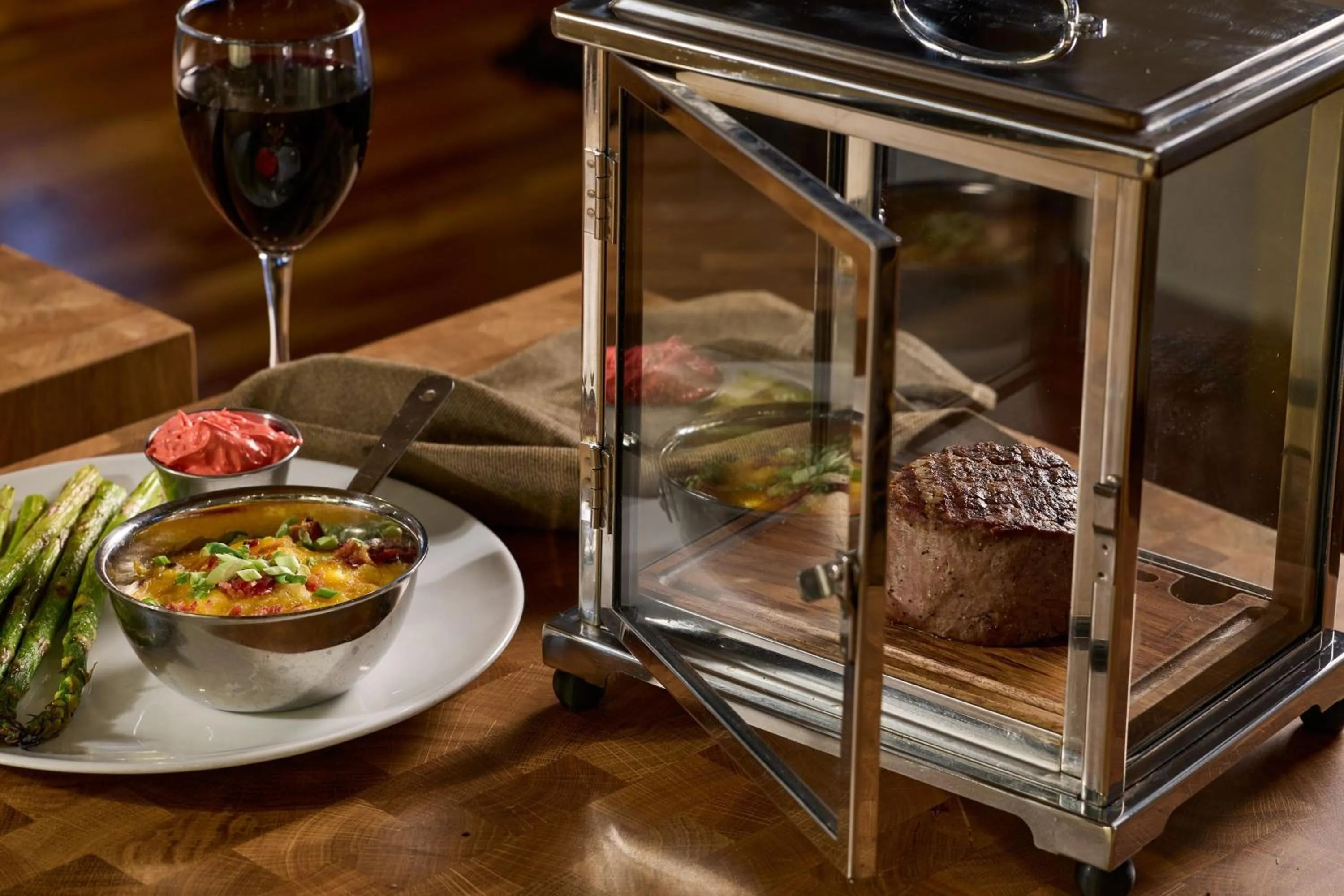 Restaurant/places to eat in Philadelphia Marriott Downtown