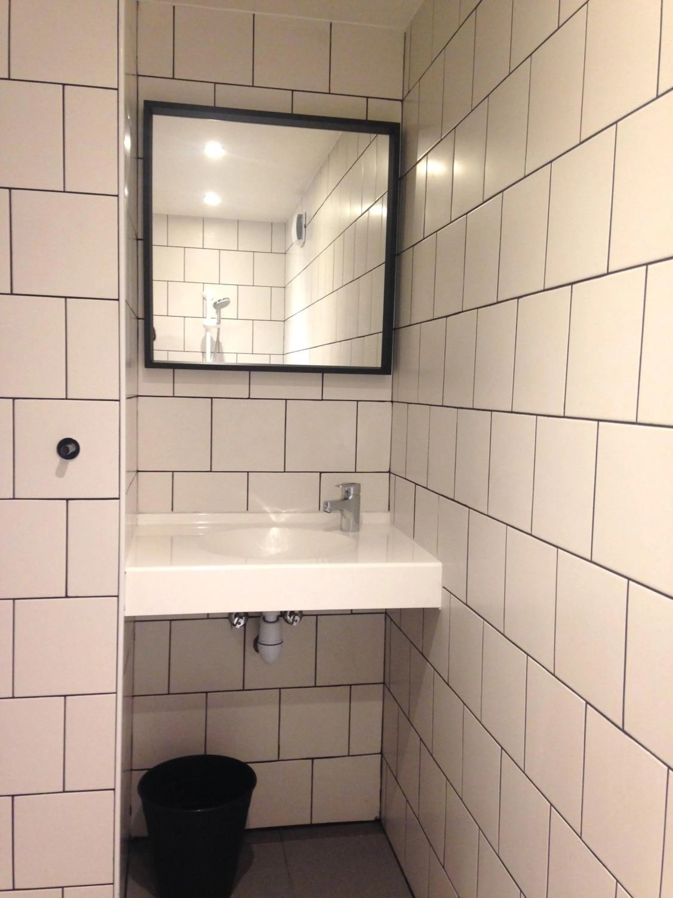 Bathroom in Eklo Hotels Lille