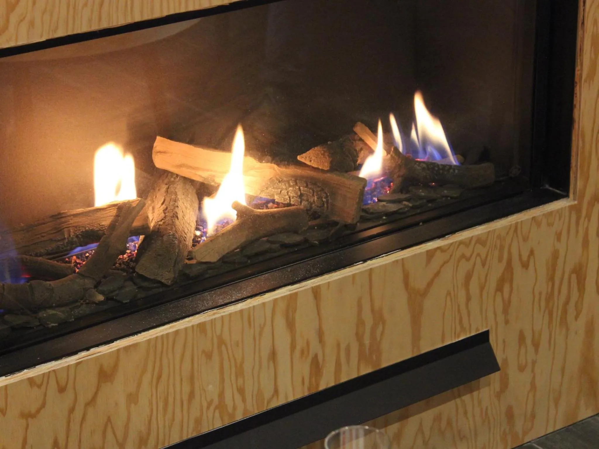 Communal lounge/ TV room in Eklo Hotels Lille