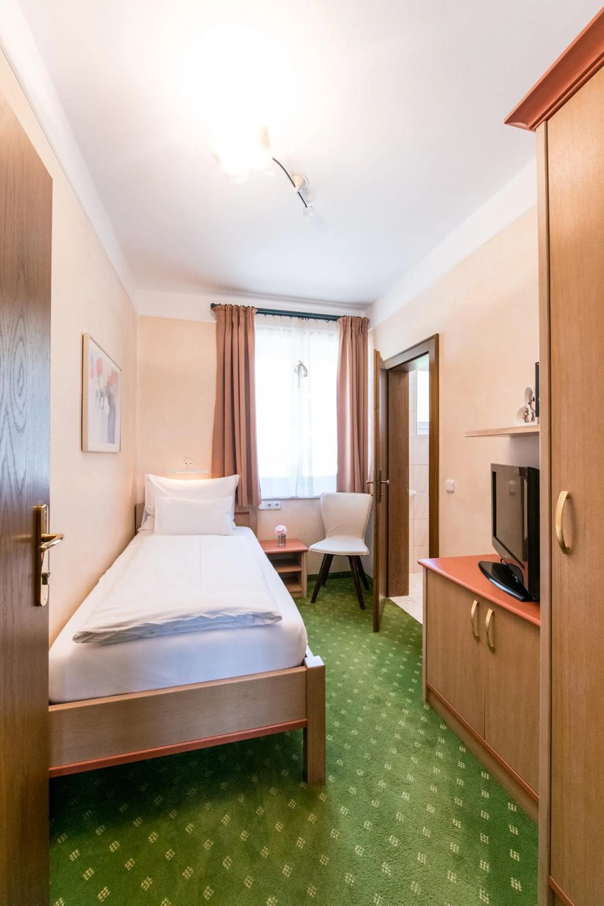 Photo of the whole room, Bed in Die WUNDER s Ferienpension