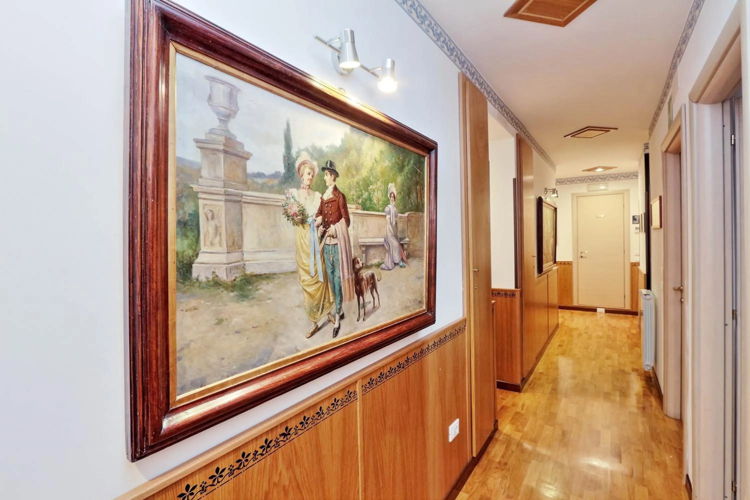 Decorative detail in Sonnino Suite