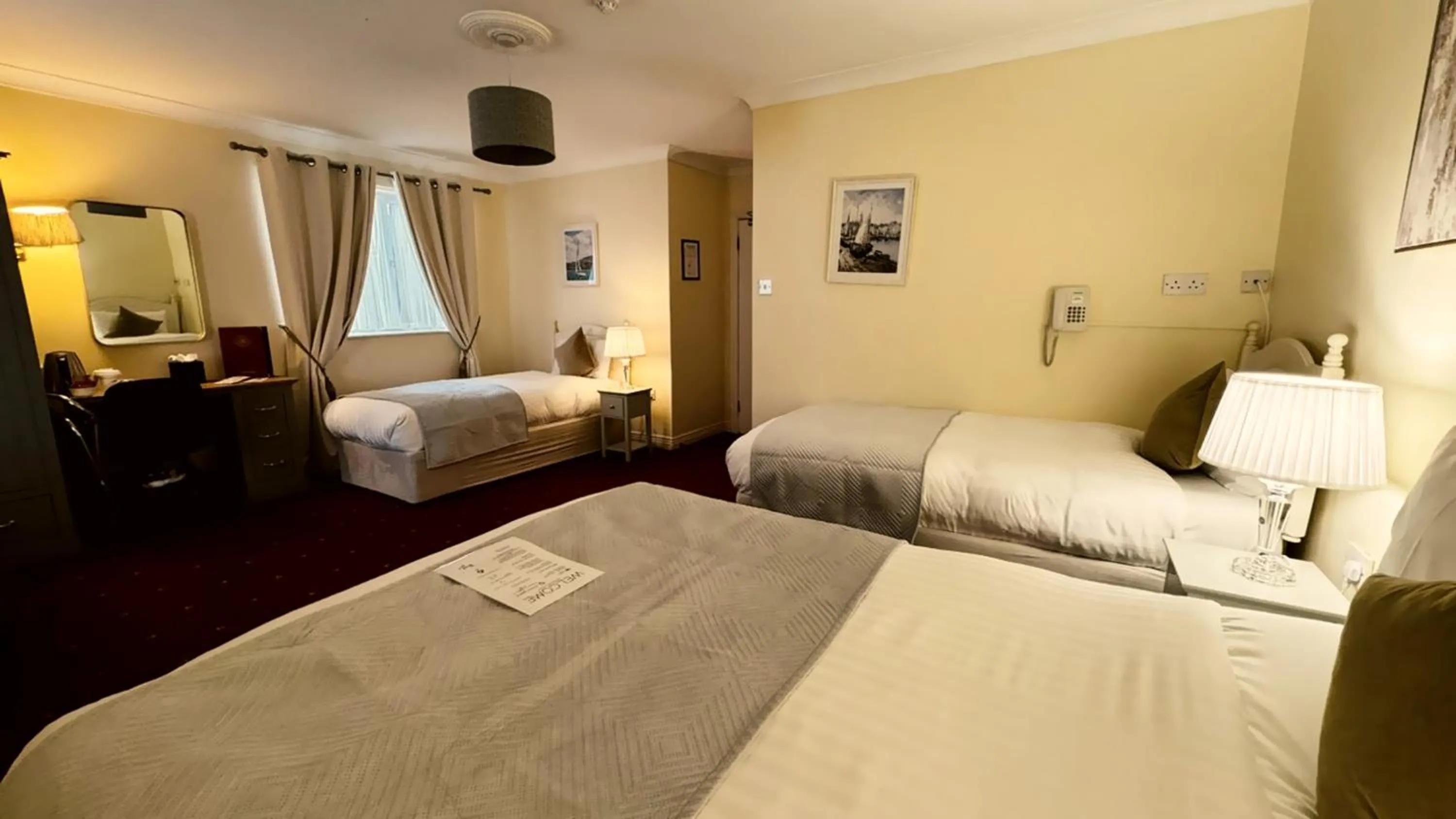 Twin Room in Waterloo Lodge