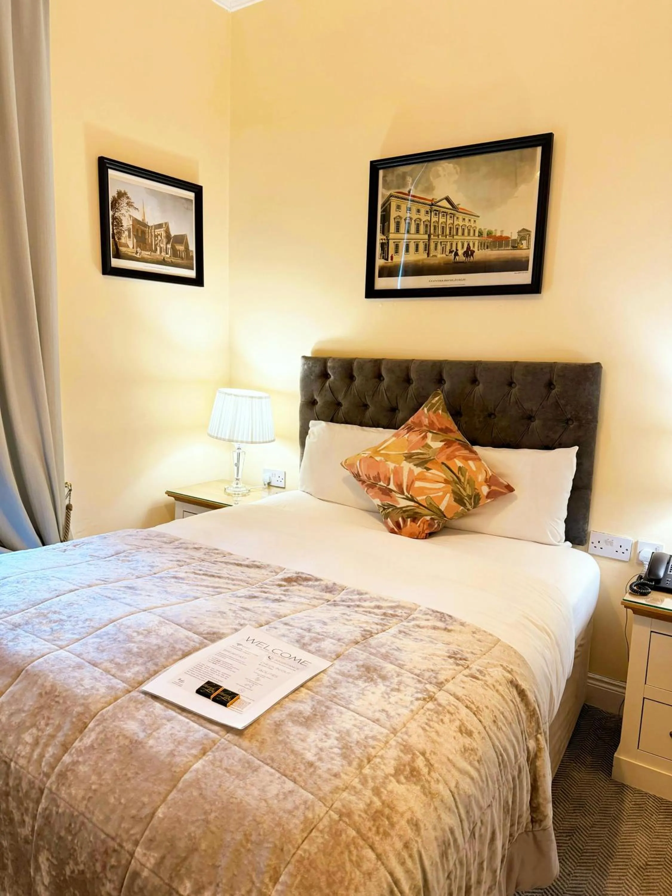 Bed in Waterloo Lodge