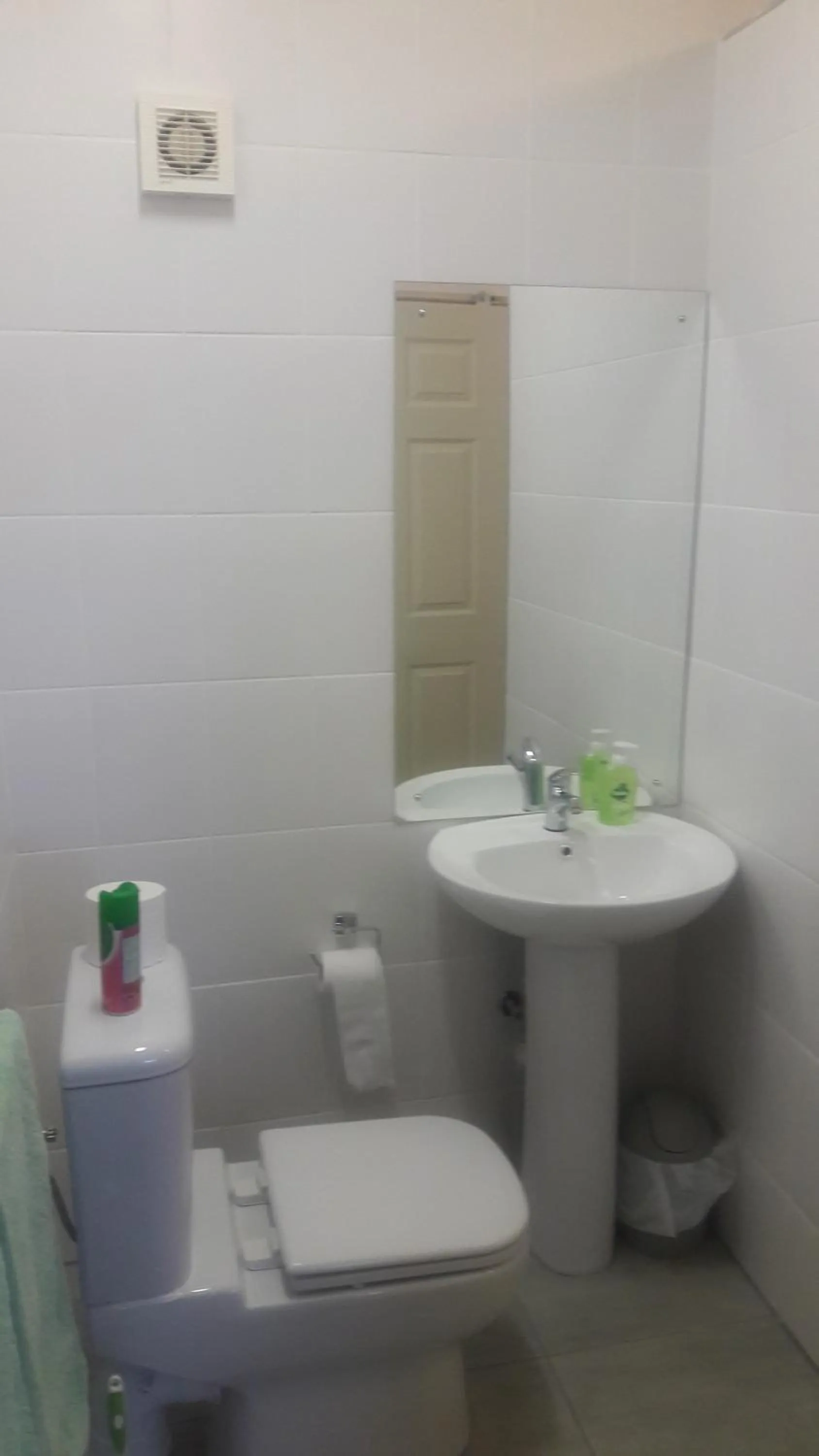 Toilet in Self-catering Studio, Unit 6 on Krupp