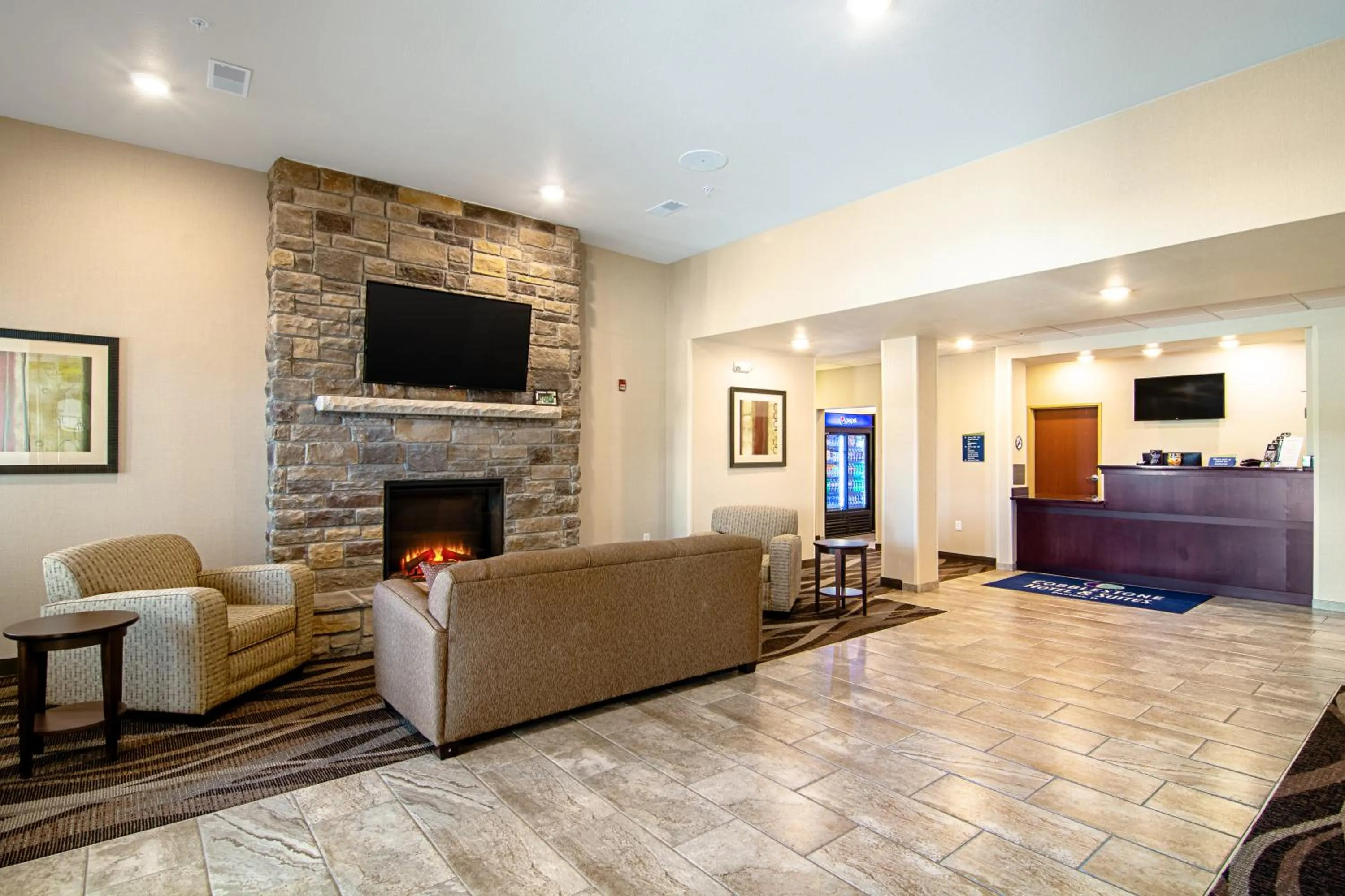Lobby or reception in Cobblestone Hotel & Suites - Paxton