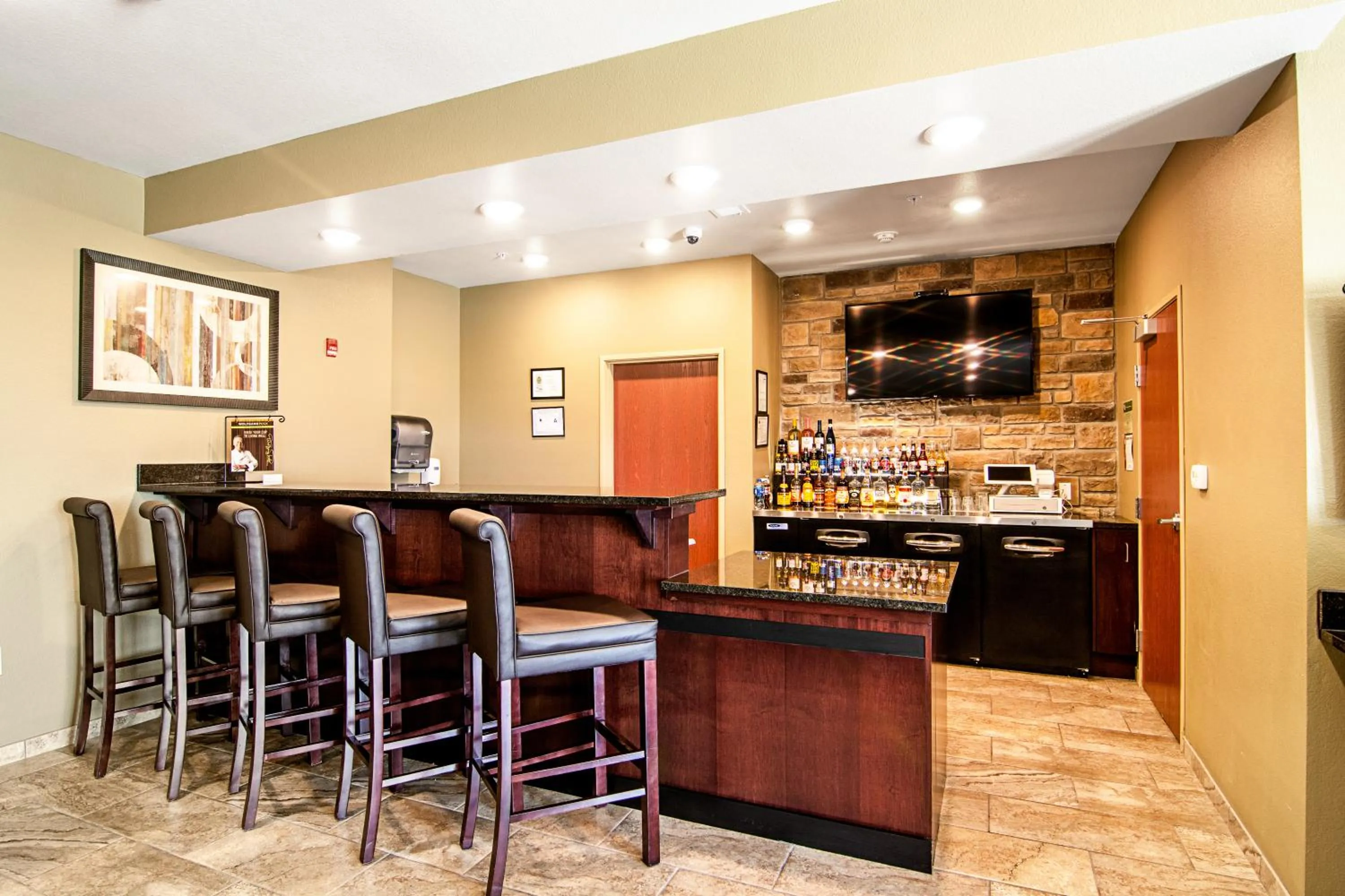 Food in Cobblestone Hotel & Suites - Paxton