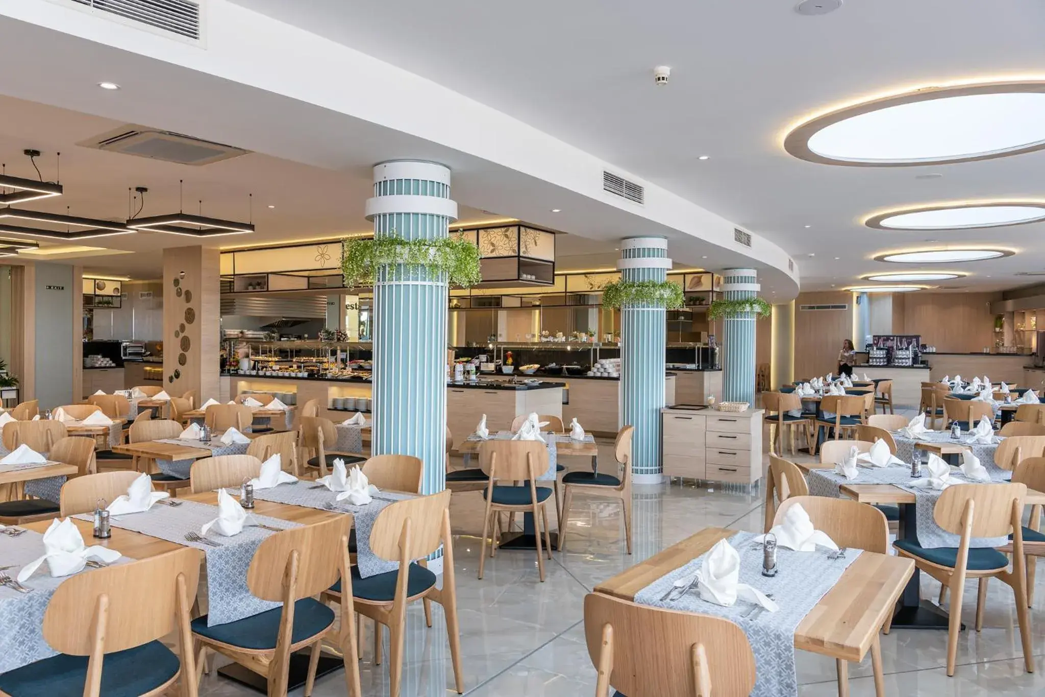 Restaurant/places to eat in Hotel Neptun Beach Restaurant/places to eat in Hotel Neptun Beach