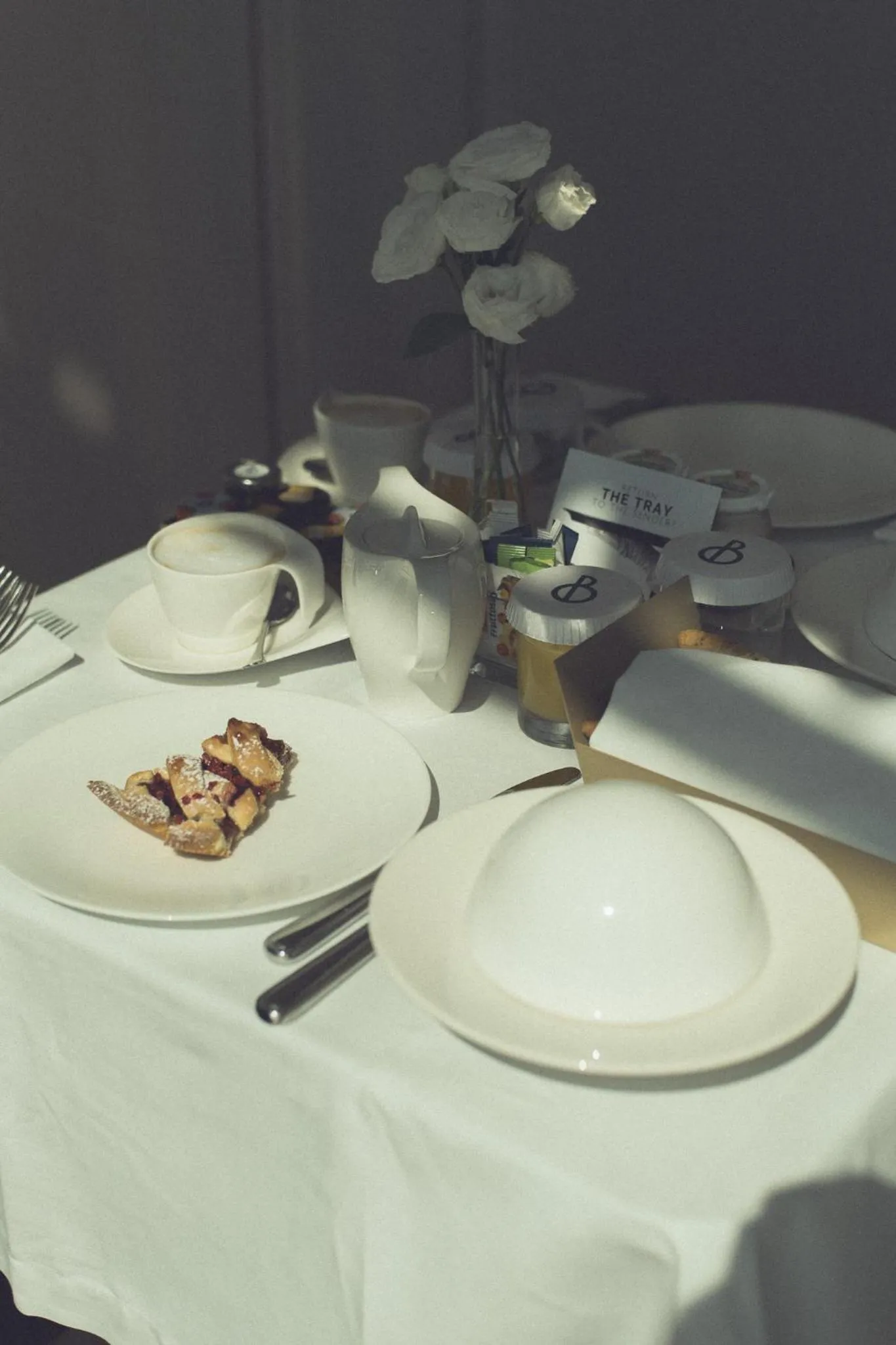 Breakfast in De Bonart Naples, Curio Collection By Hilton