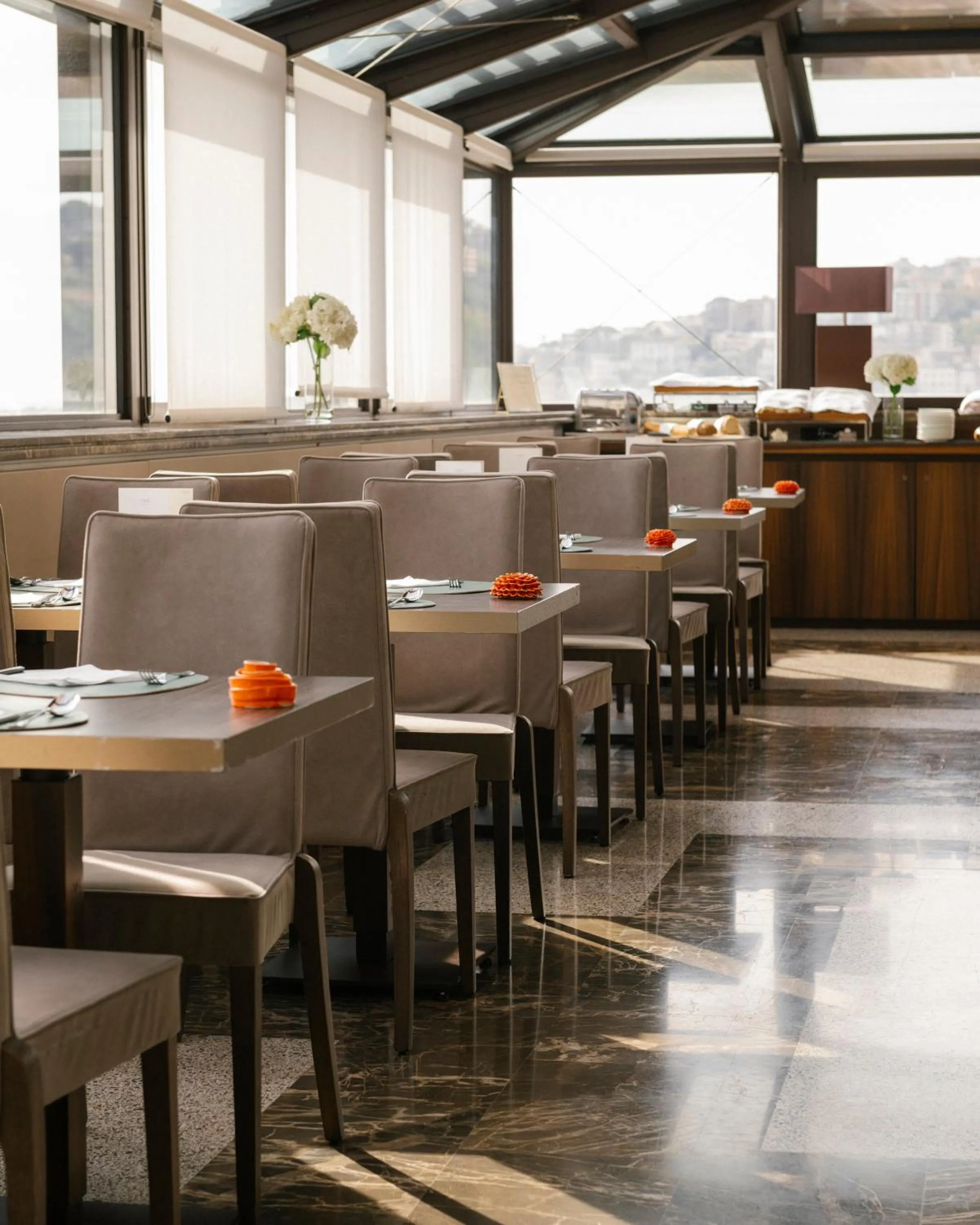 Restaurant/places to eat in De Bonart Naples, Curio Collection By Hilton