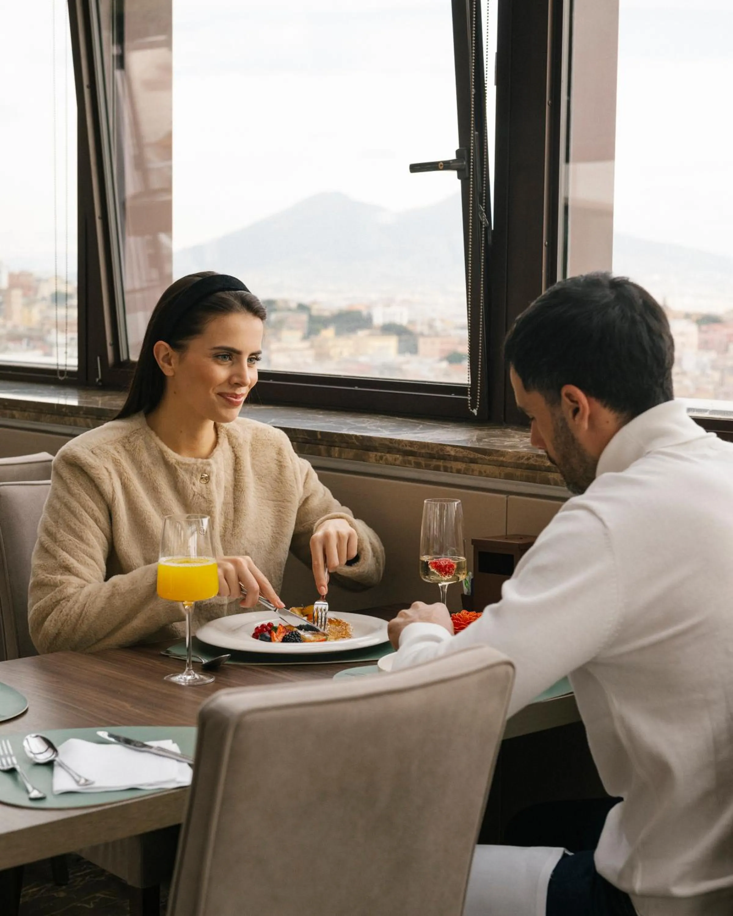 Breakfast in De Bonart Naples, Curio Collection By Hilton