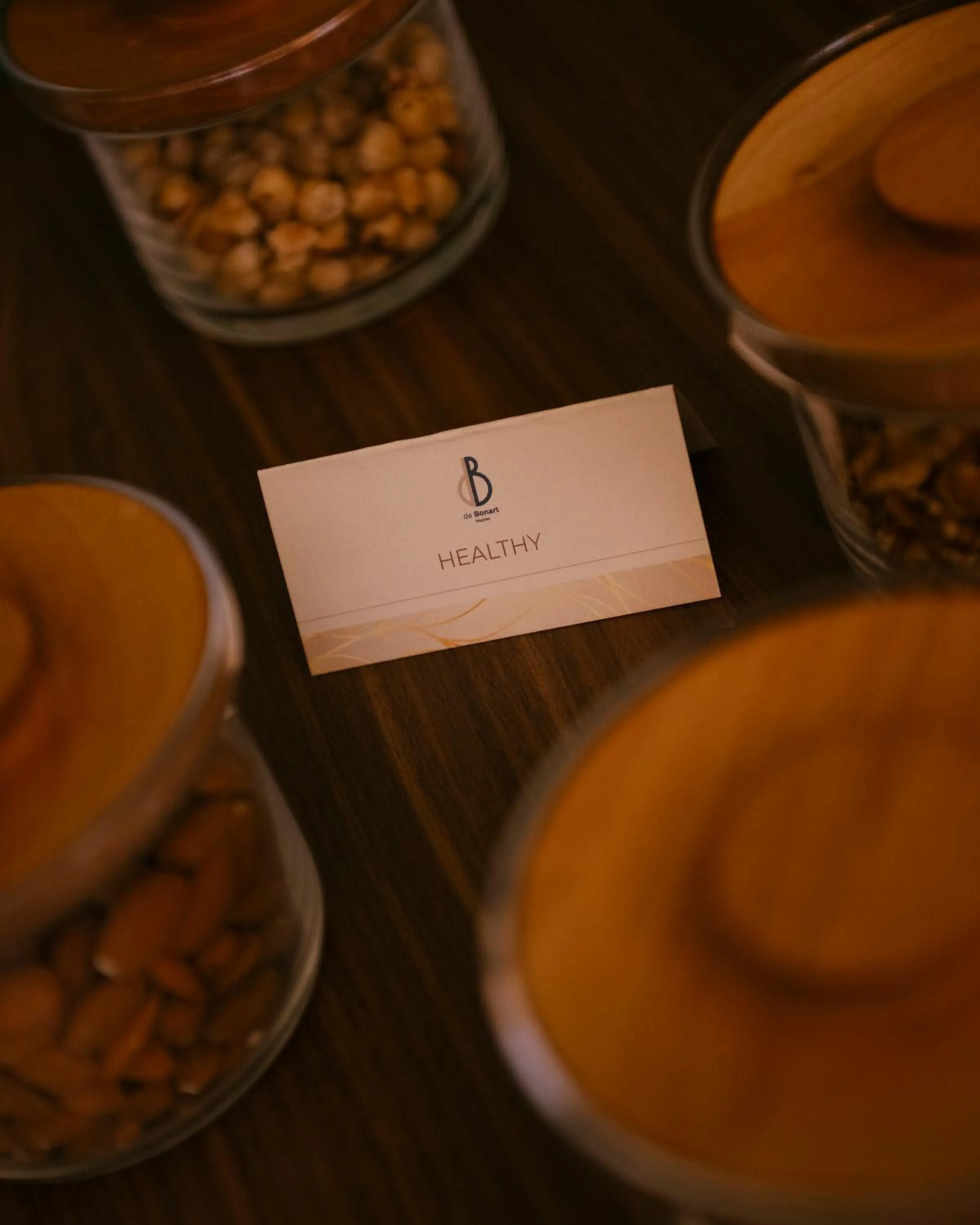 Lounge or bar in De Bonart Naples, Curio Collection By Hilton