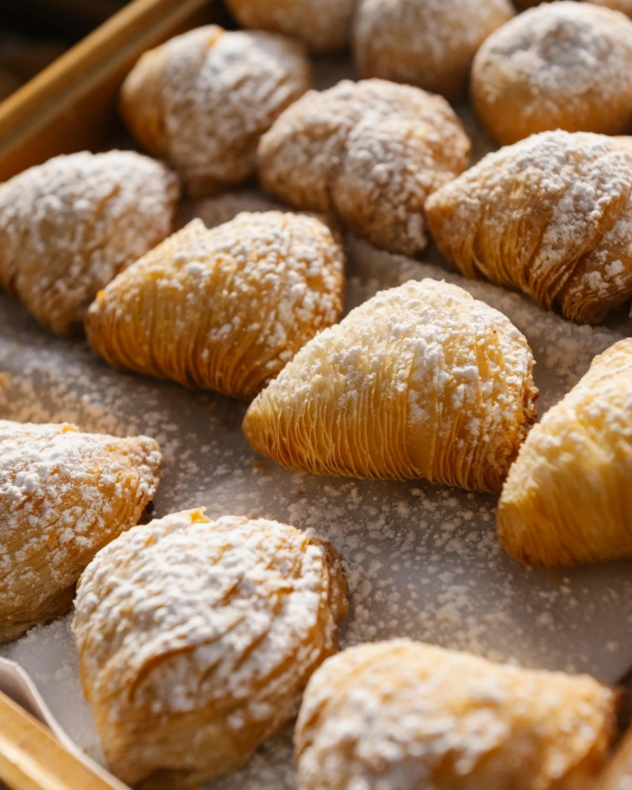 Breakfast in De Bonart Naples, Curio Collection By Hilton