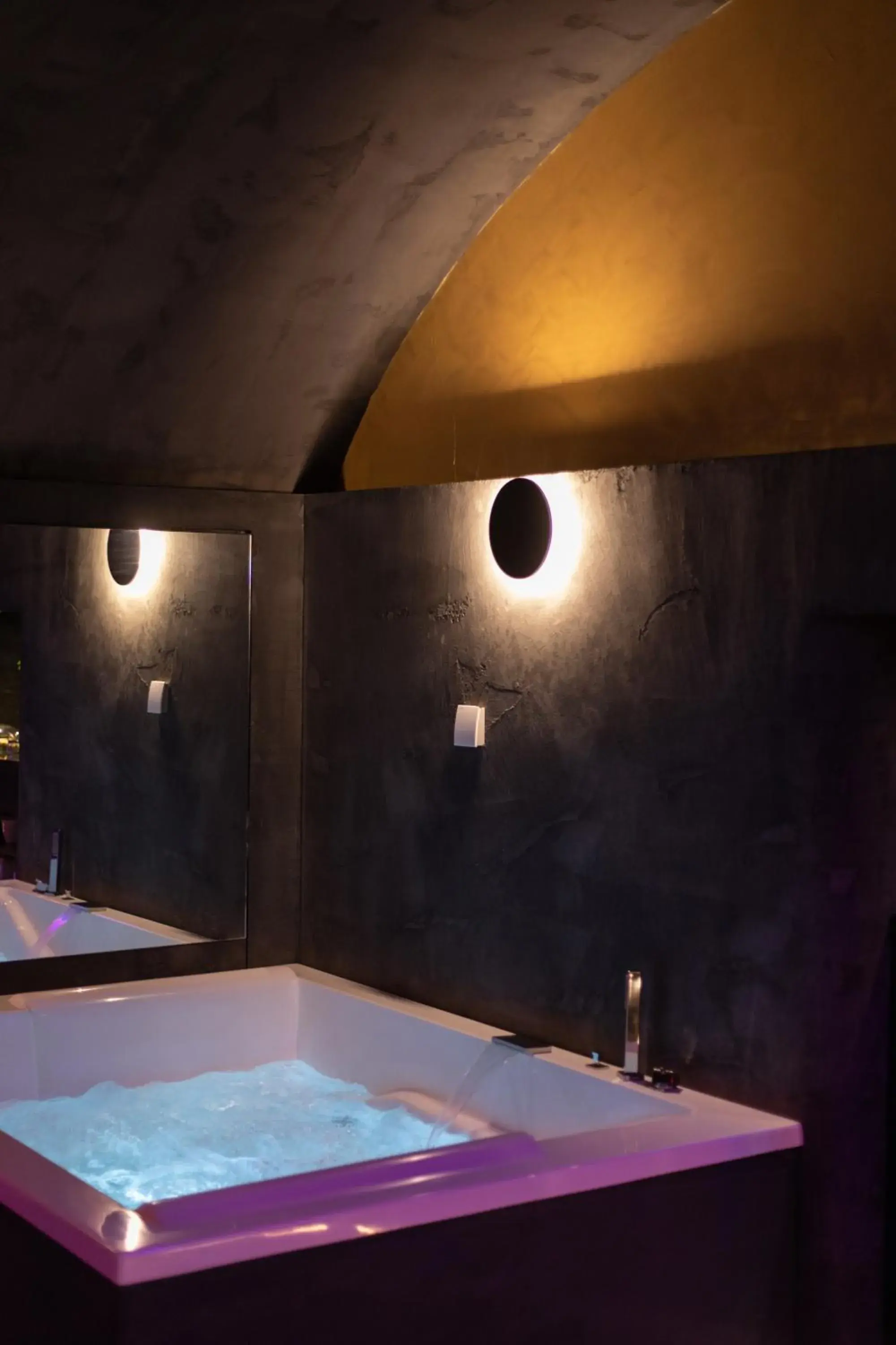 Spa and wellness centre/facilities in De Bonart Naples, Curio Collection By Hilton Spa and wellness centre/facilities in De Bonart Naples, Curio Collection By Hilton