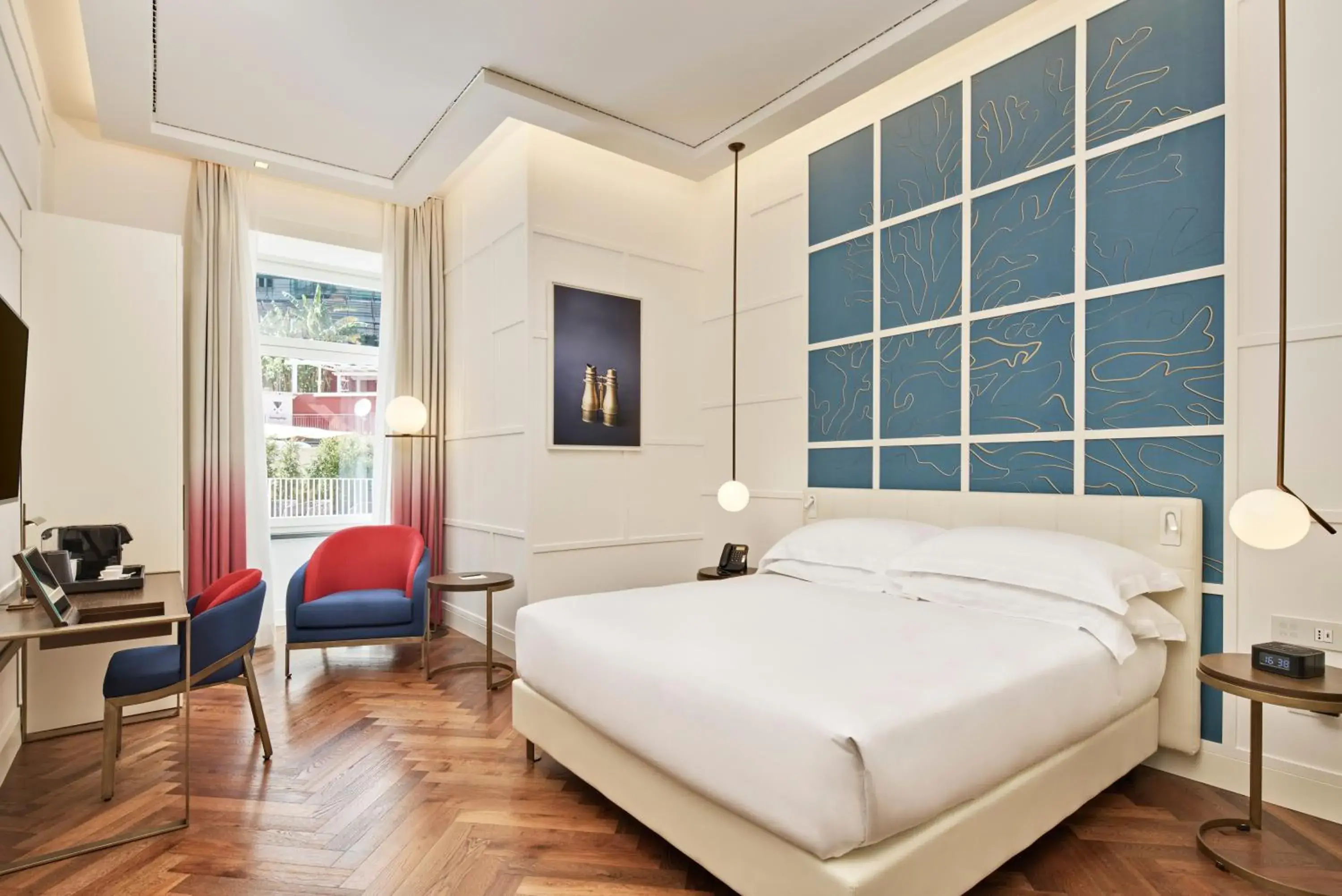 Superior King Room in De Bonart Naples, Curio Collection By Hilton Superior King Room in De Bonart Naples, Curio Collection By Hilton