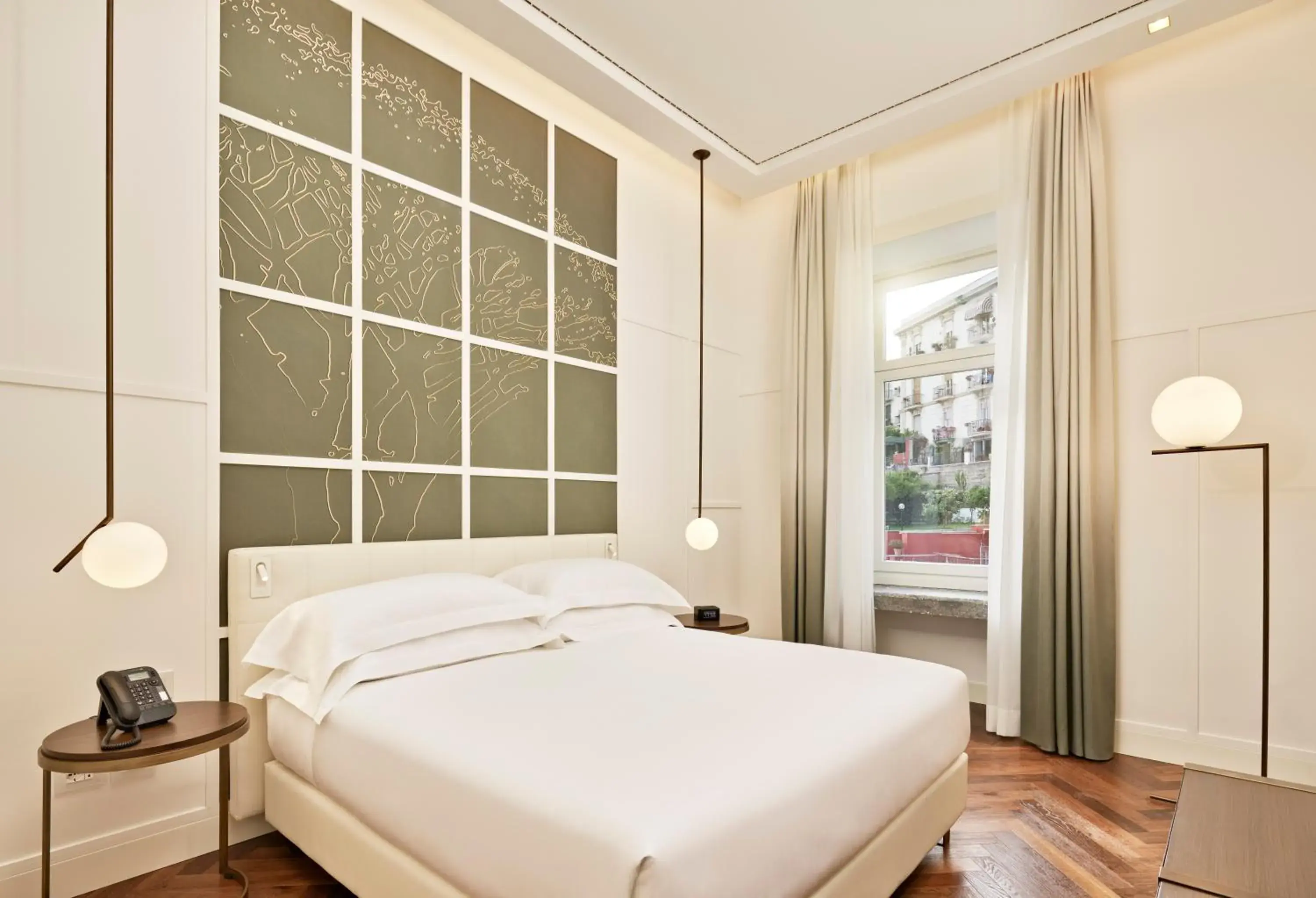 King Family Room in De Bonart Naples, Curio Collection By Hilton King Family Room in De Bonart Naples, Curio Collection By Hilton